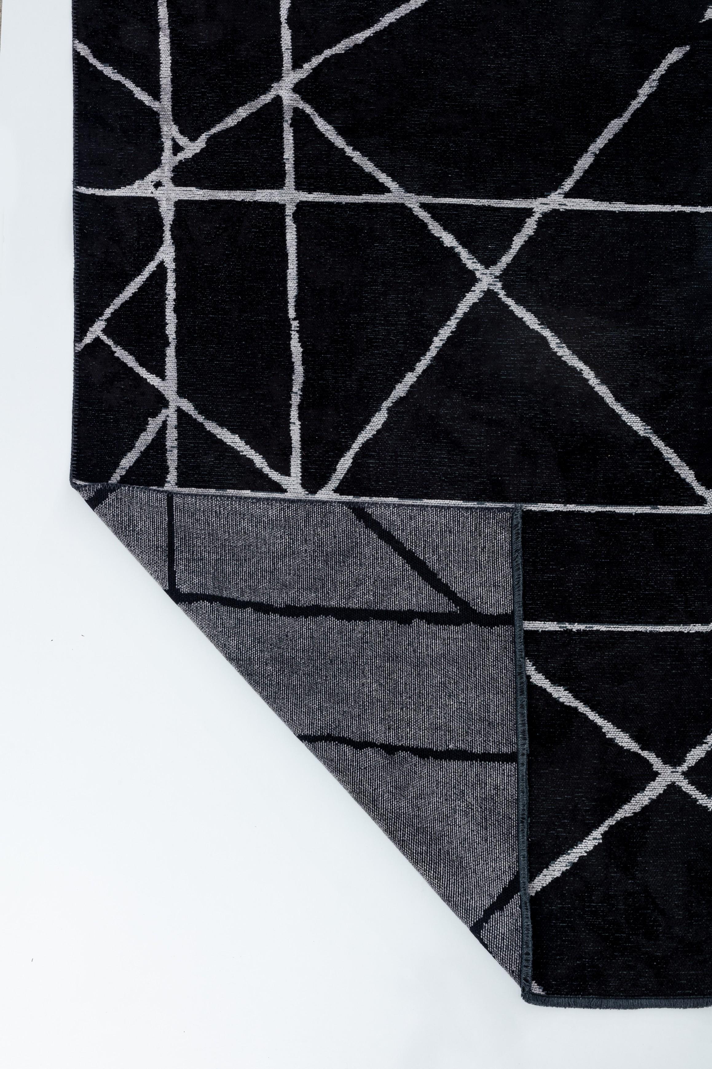 For Sale:  (Black) Modern Abstract Luxury Area Rug 3