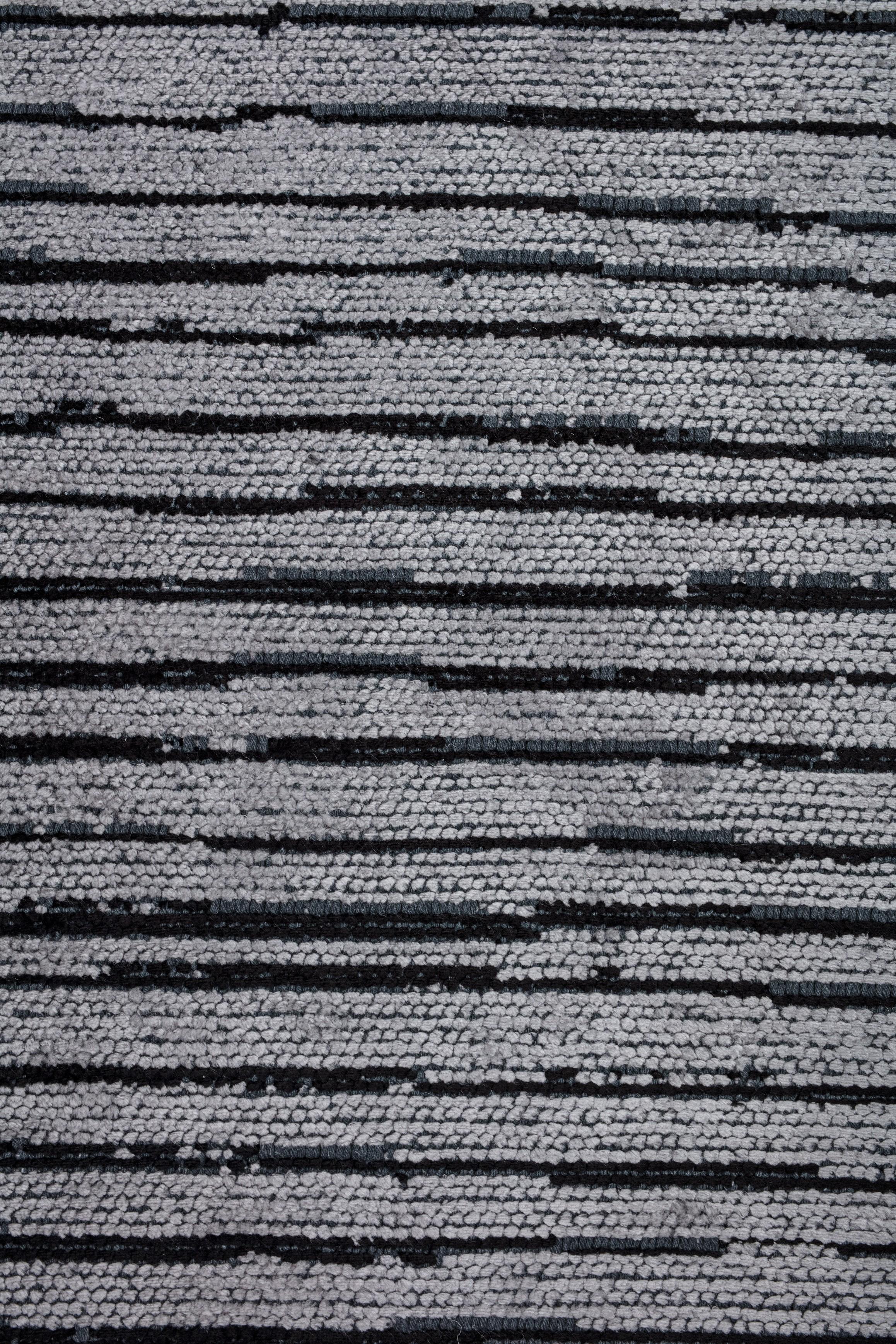 For Sale:  (Gray) Modern Striped Luxury Area Rug 5