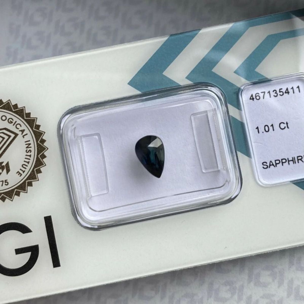 Fine saphir bleu foncé non traité taille poire en forme de goutte d'eau de 1,01 carat, certifié IGI
