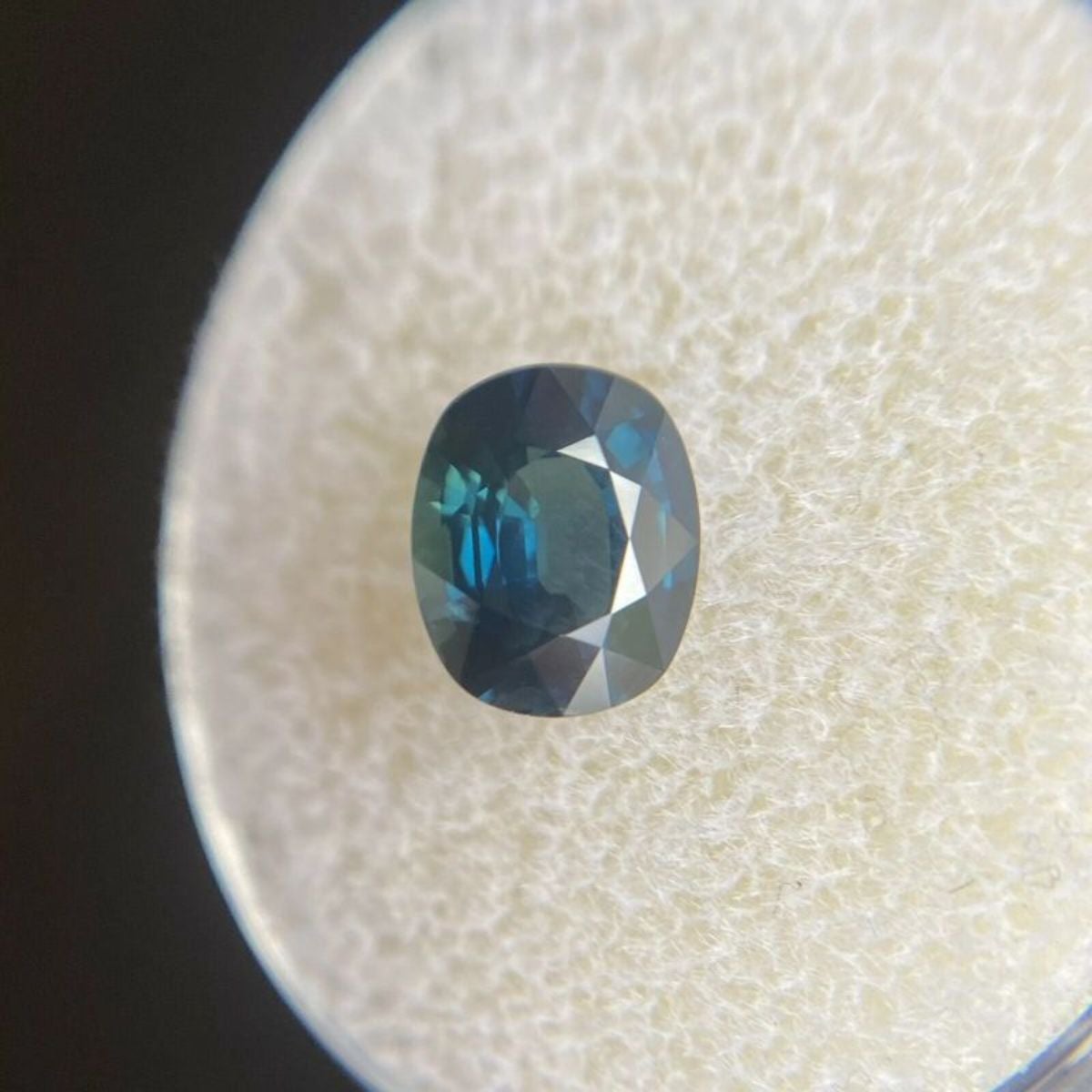 Fine pierre précieuse naturelle rare saphir bleu sarcelle profond taille coussin 1,55 ct