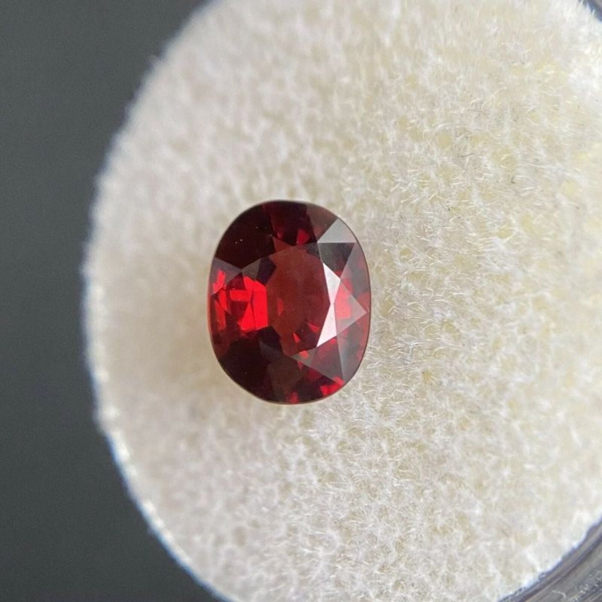 Rhodolite Gem 7.76 Carat Oval Loose Gemstone For Sale at 1stDibs