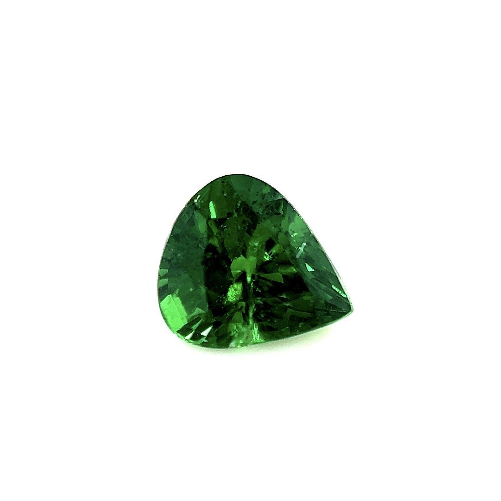 Pierre précieuse en grenat tsavorite vert vif de couleur fine taille poire et larme 0,83 carat