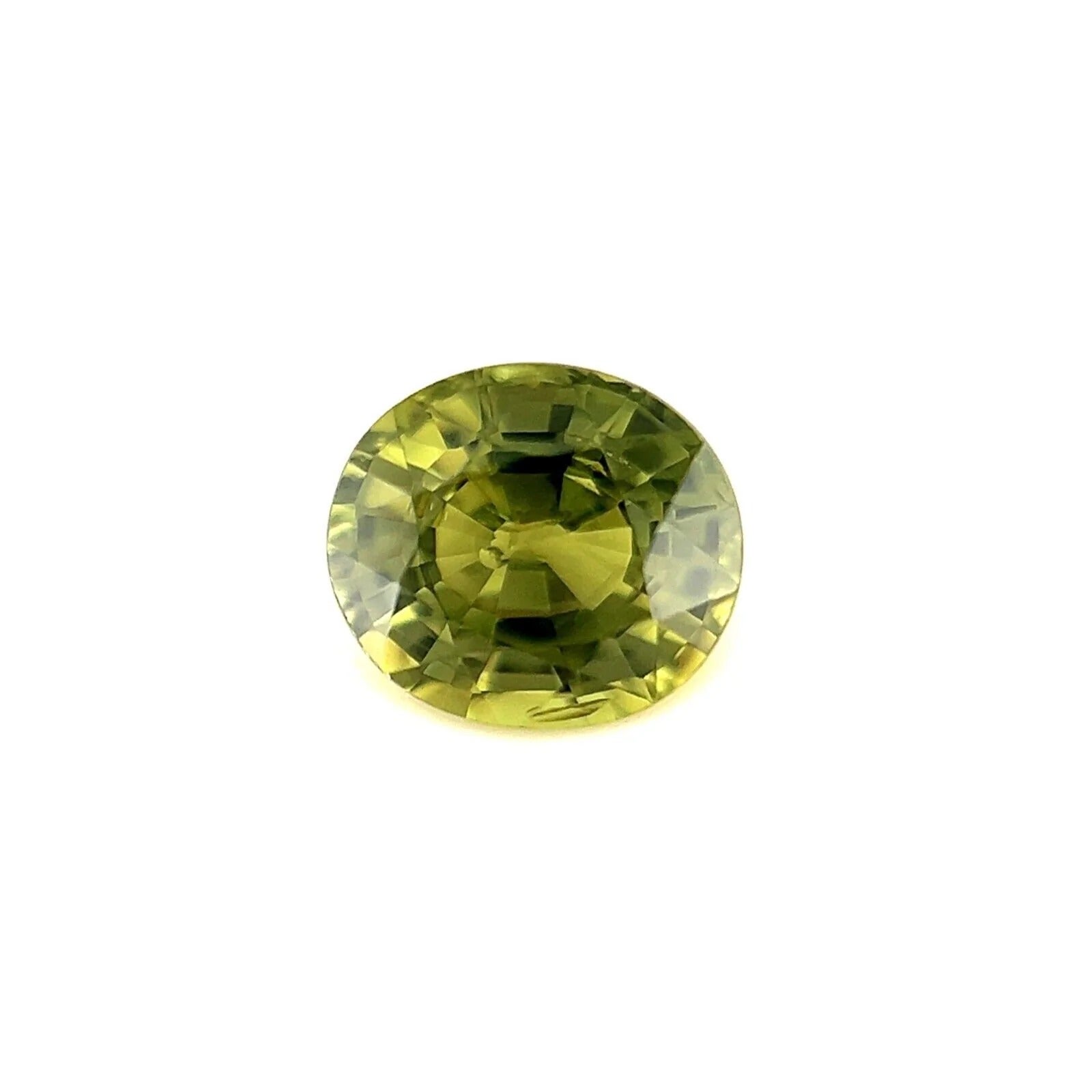Couleur unique et rare saphir australien jaune et vert 0,95 carat, taille ovale 5,8 x 5,2 mm en vente