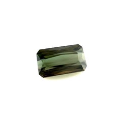 Fancy Scissor Smaragd Octagon Cut 8x5.2mm VVS 1,88ct Olivgrüner Turmalin