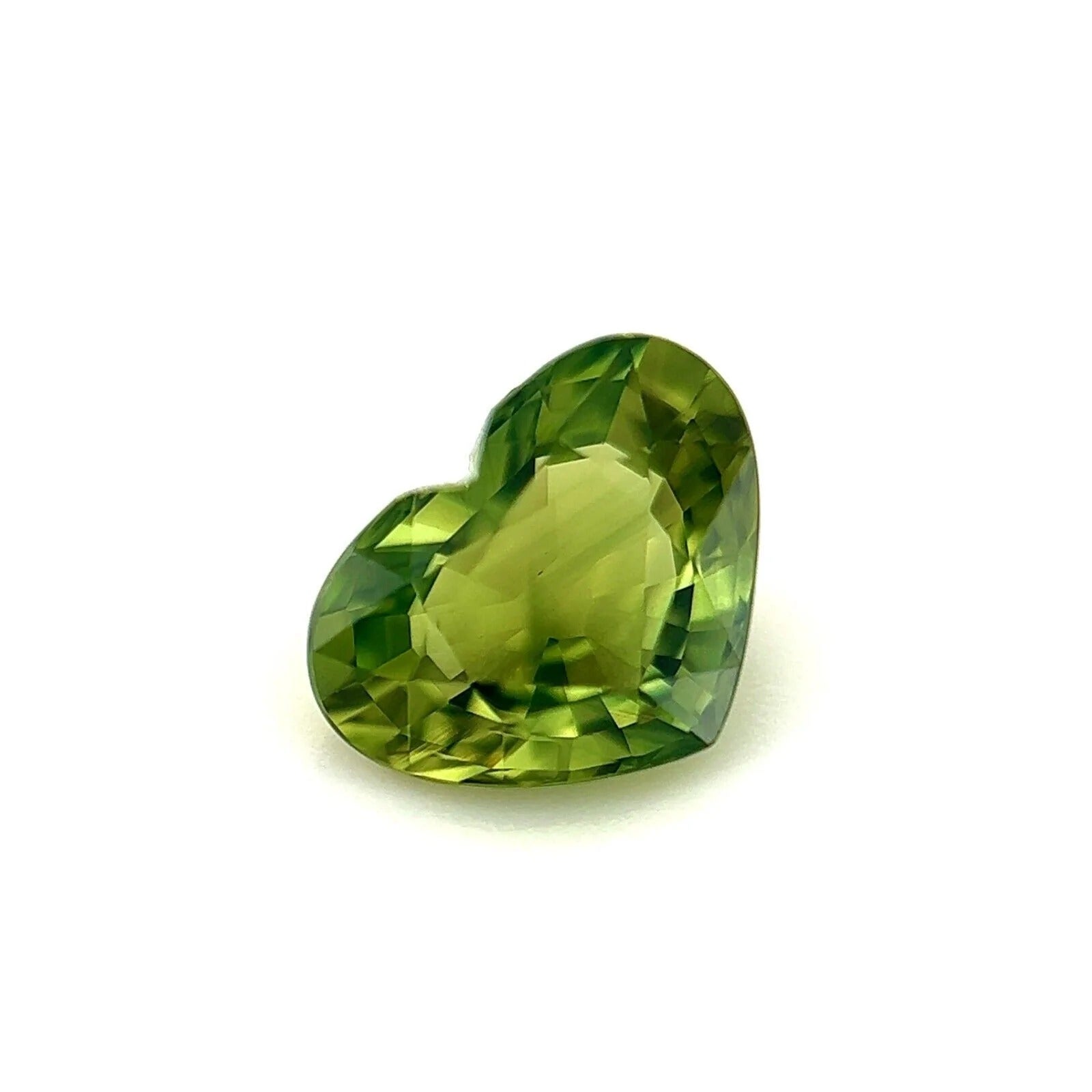 Saphir australien de couleur verte de 1,20 carat, pierre précieuse taille cœur, non sertie
