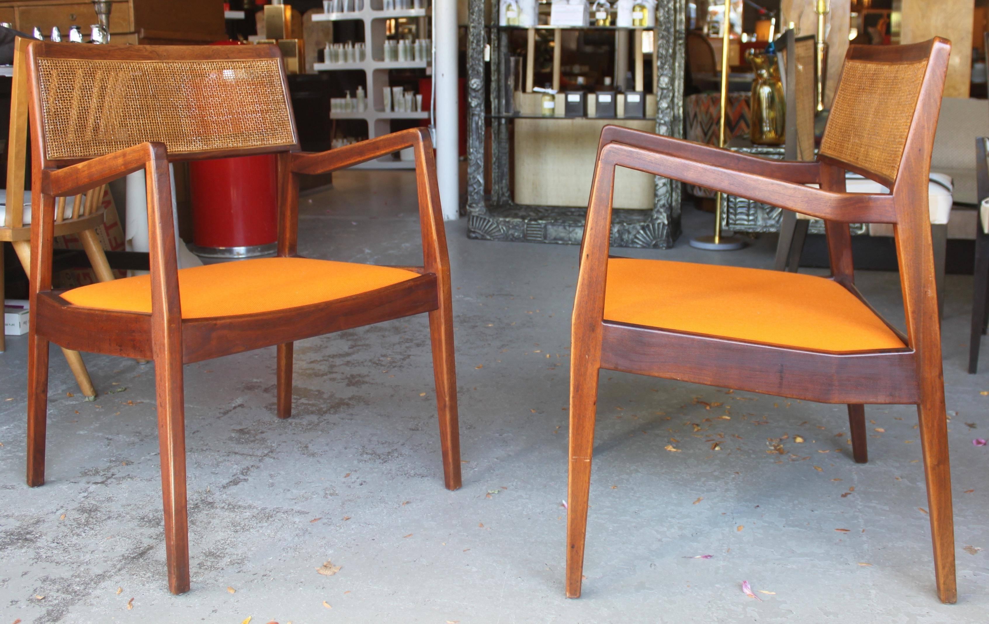 Mid-Century Modern Pair of Jens Risom Armchairs