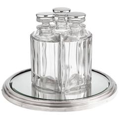 Beautiful Baccarat Art Deco Interlocking Spirit Decanters, France, circa 1930 8
