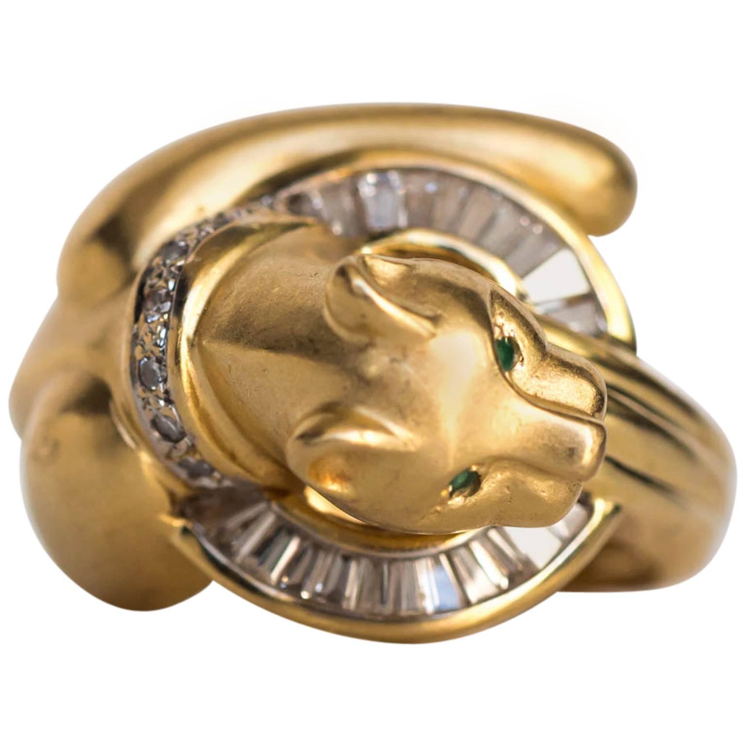 Bague léopard en or jaune avec diamants et émeraudes, années 2000 en vente