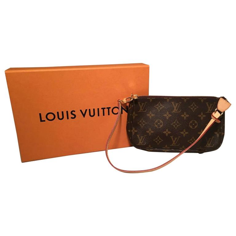 Louis Vuitton Monogram Zippered Pouch Handbag For Sale at 1stdibs