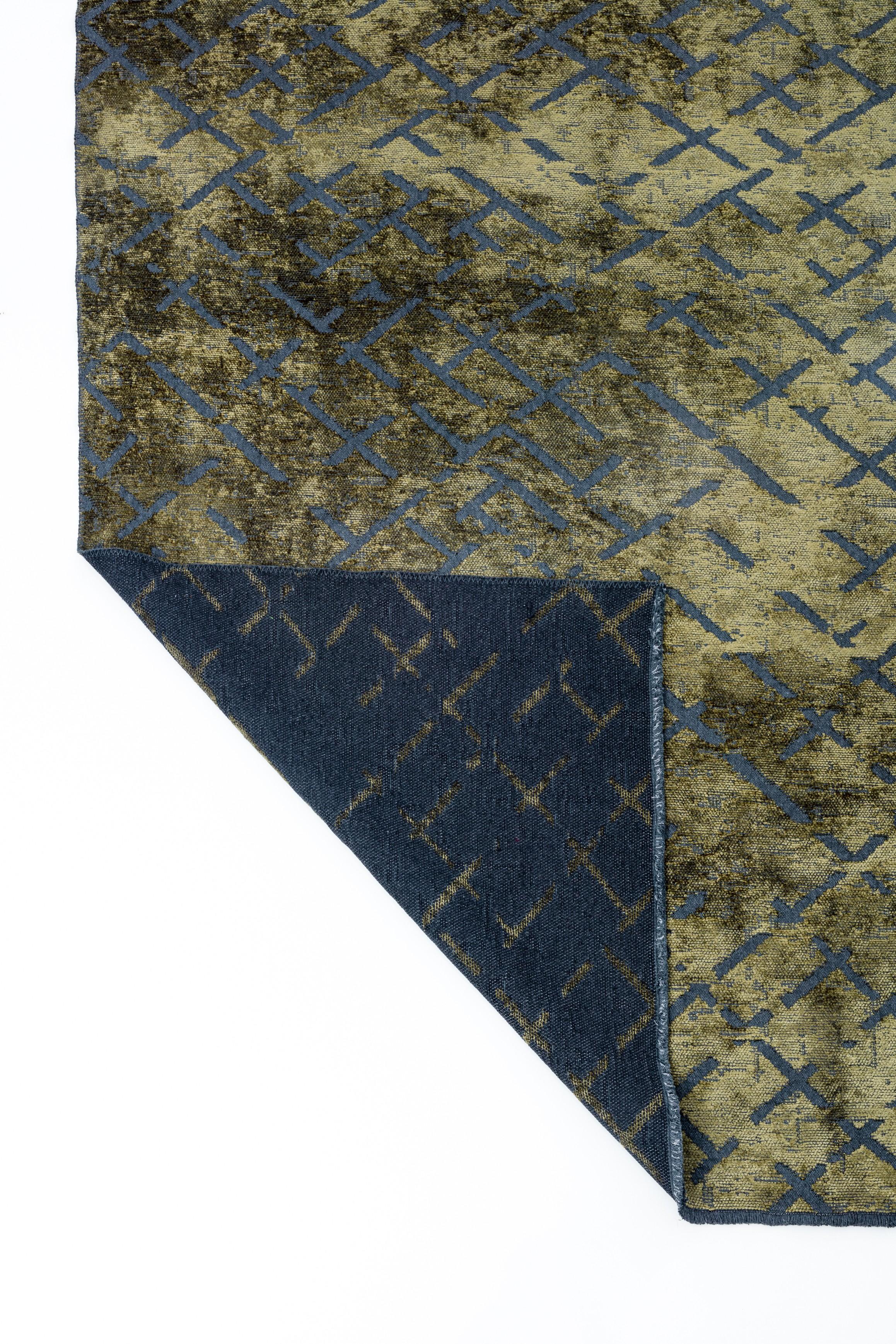 For Sale:  (Green) Modern Abstract Luxury Hand-Finished Area Rug 3