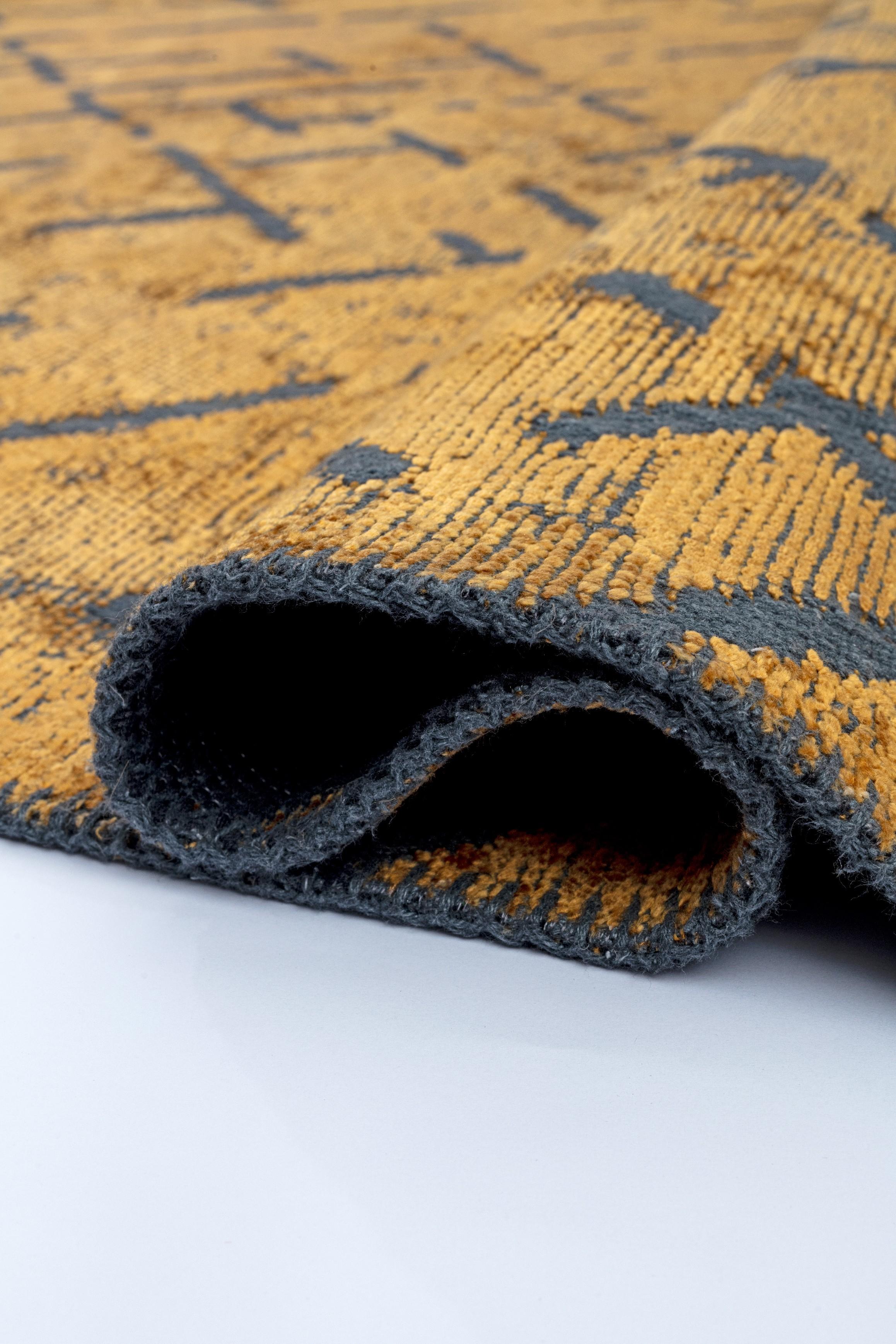 For Sale:  (Orange) Modern Abstract Luxury Hand-Finished Area Rug 2