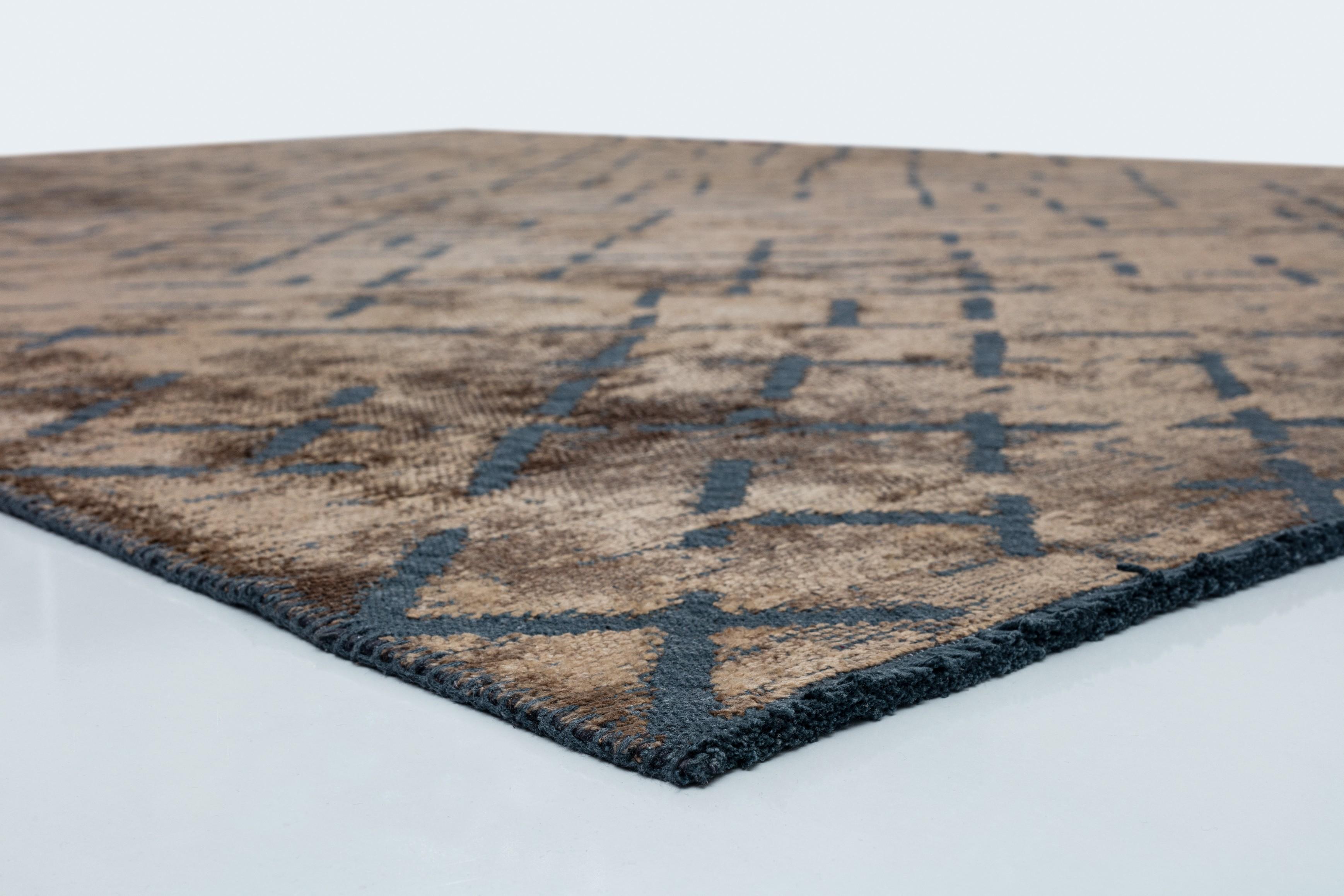 For Sale:  (Brown) Modern Abstract Luxury Hand-Finished Area Rug 4