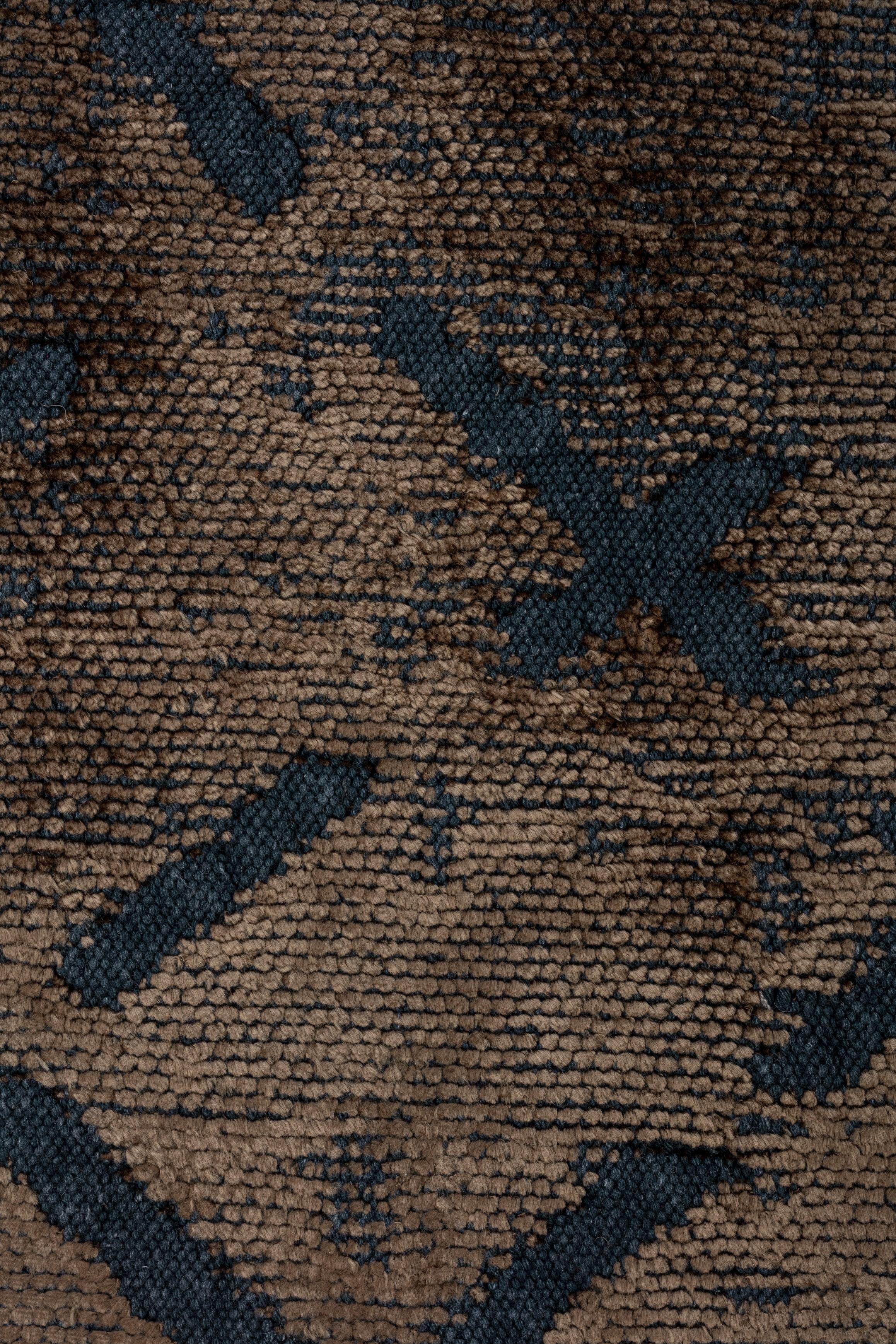 For Sale:  (Brown) Modern Abstract Luxury Hand-Finished Area Rug 5