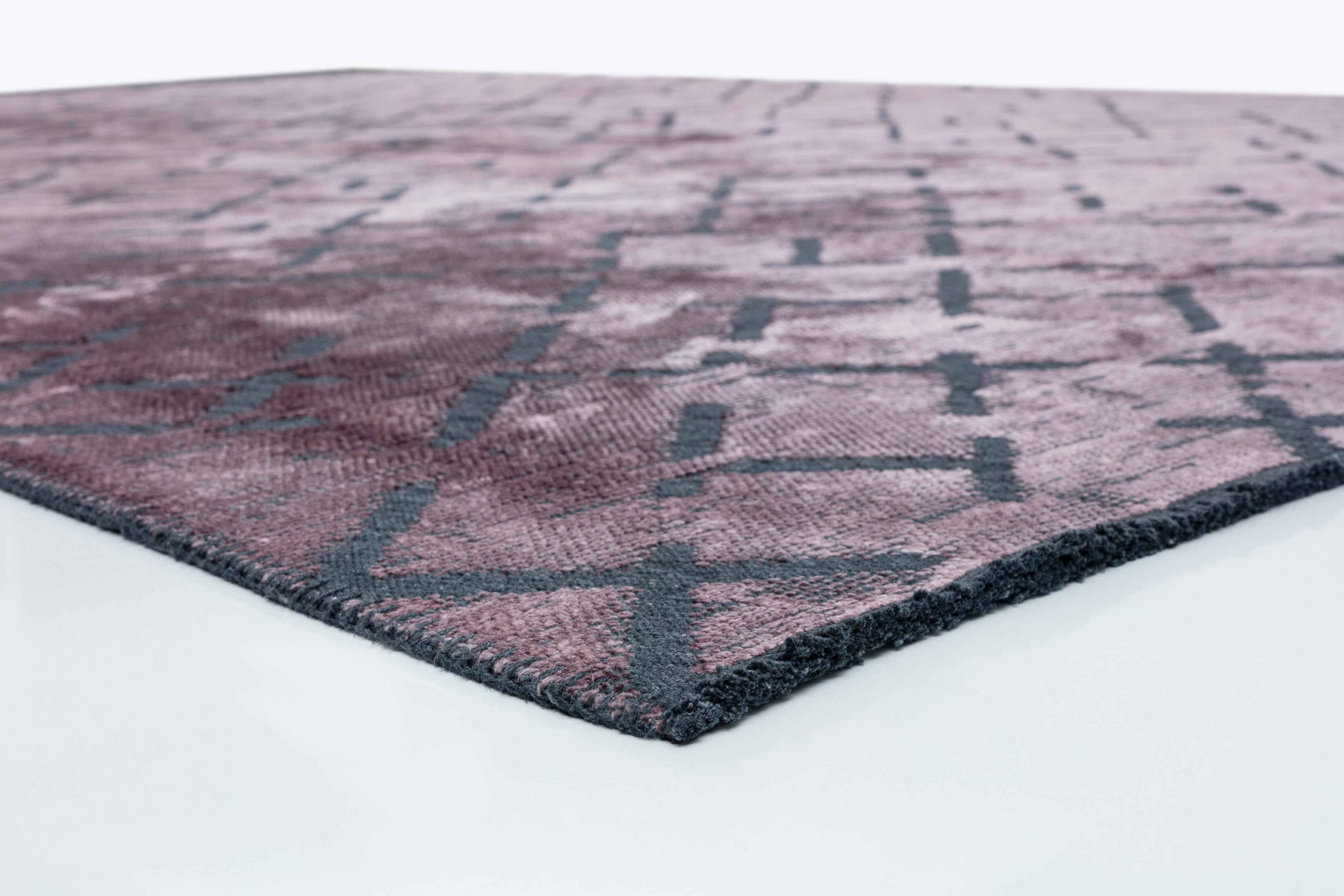 For Sale:  (Pink) Modern Abstract Luxury Hand-Finished Area Rug 4
