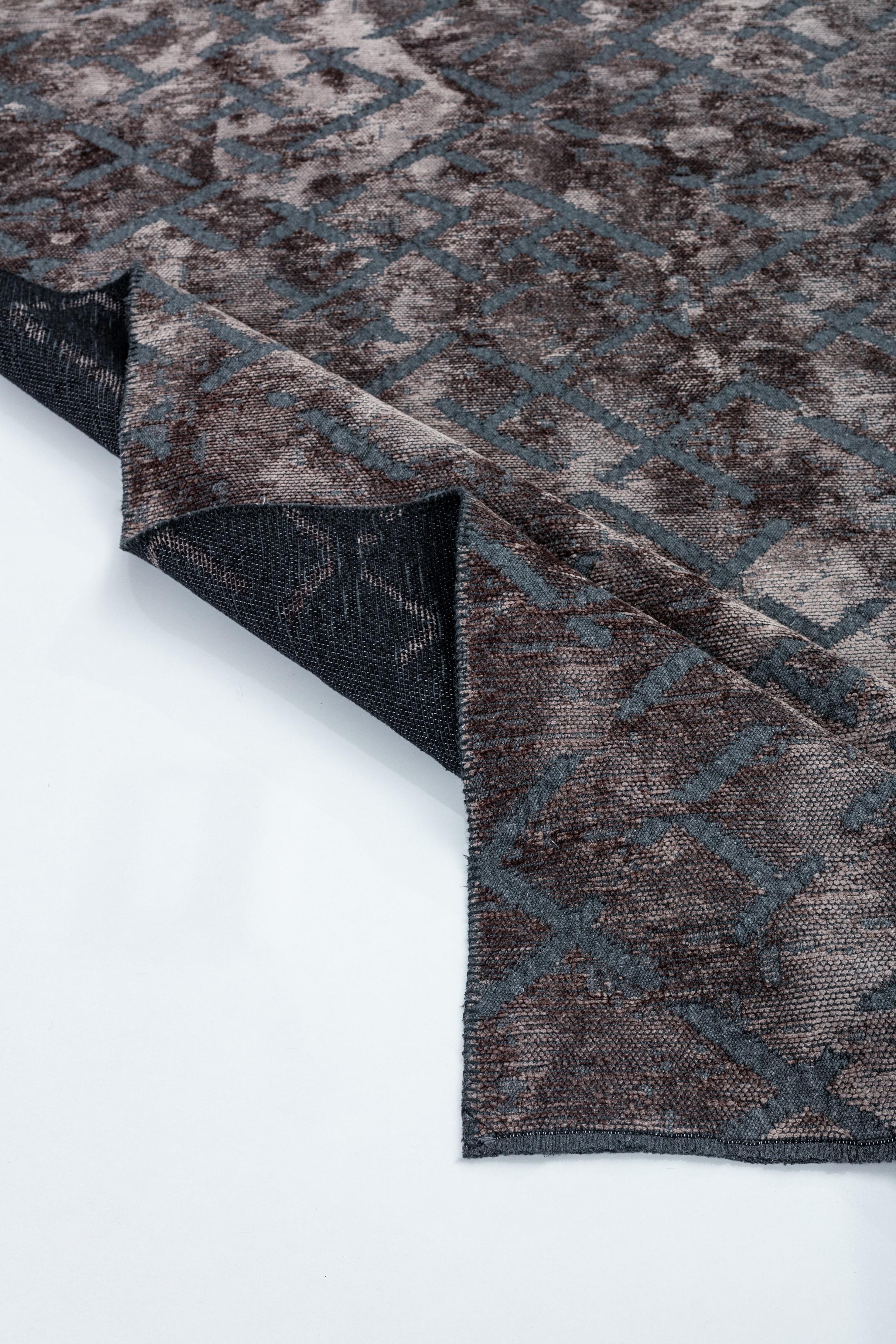 For Sale:  (Gray) Modern Abstract Luxury Hand-Finished Area Rug 4