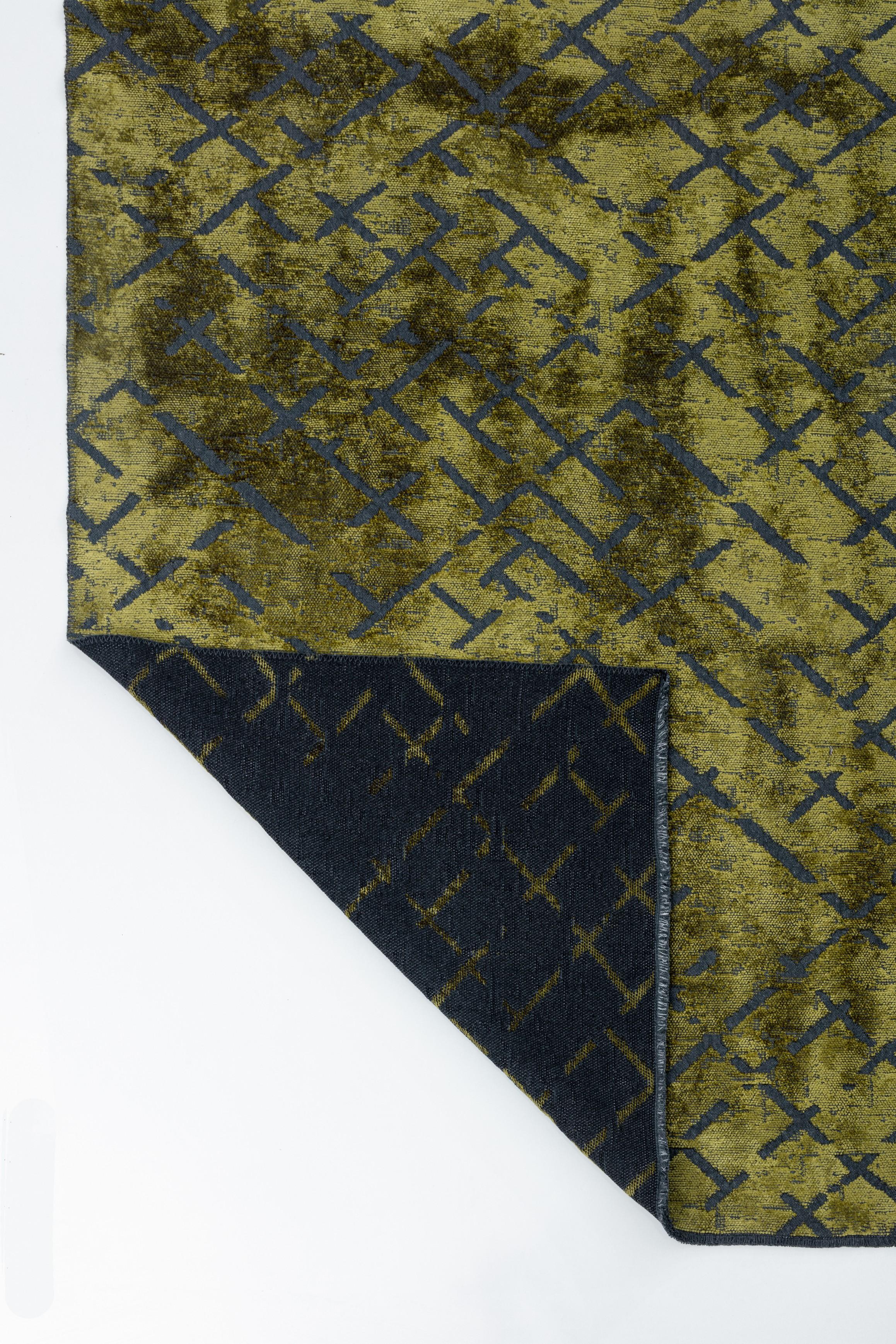 For Sale:  (Green) Modern Abstract Luxury Hand-Finished Area Rug 3