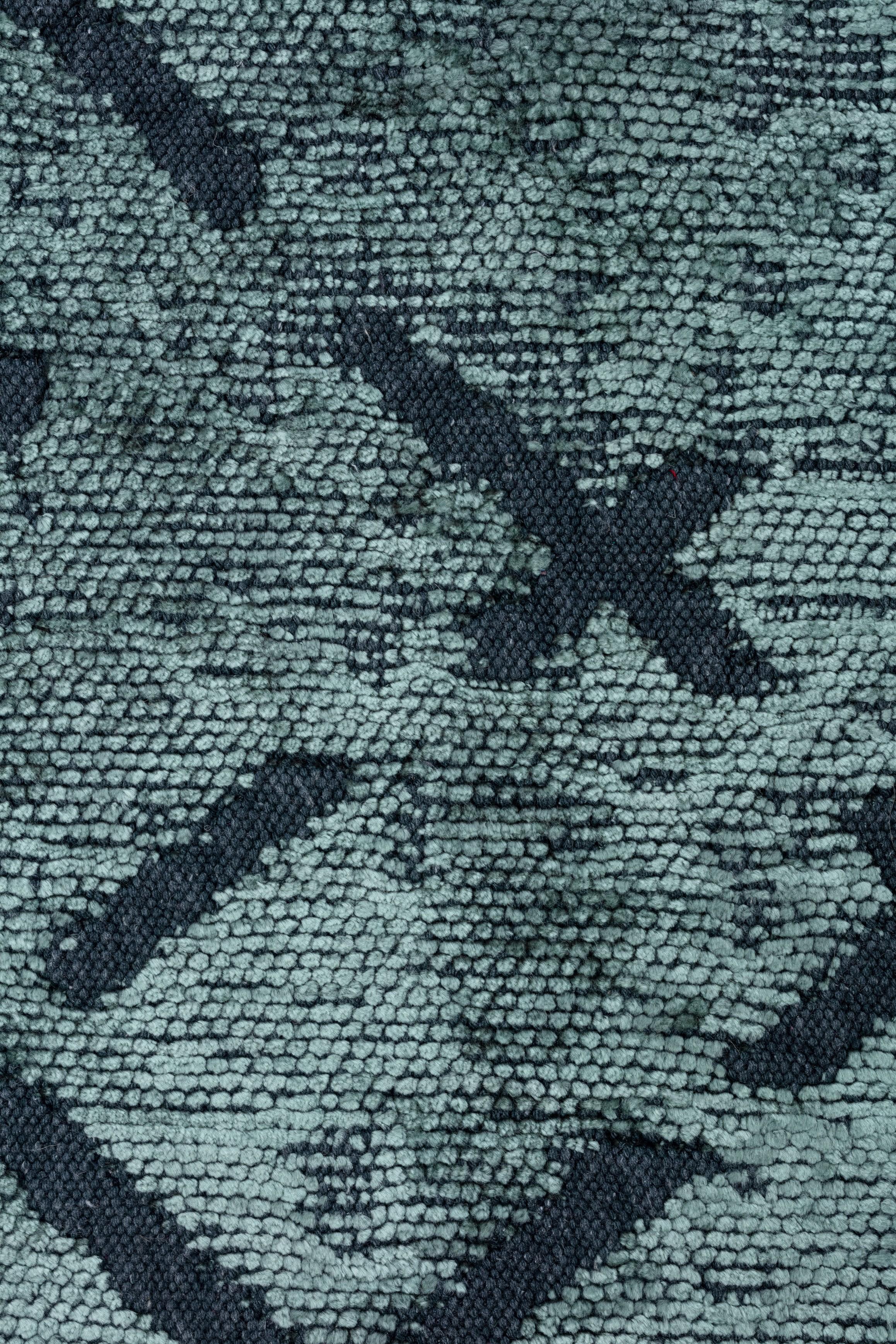 For Sale:  (Blue) Modern Abstract Luxury Hand-Finished Area Rug 5
