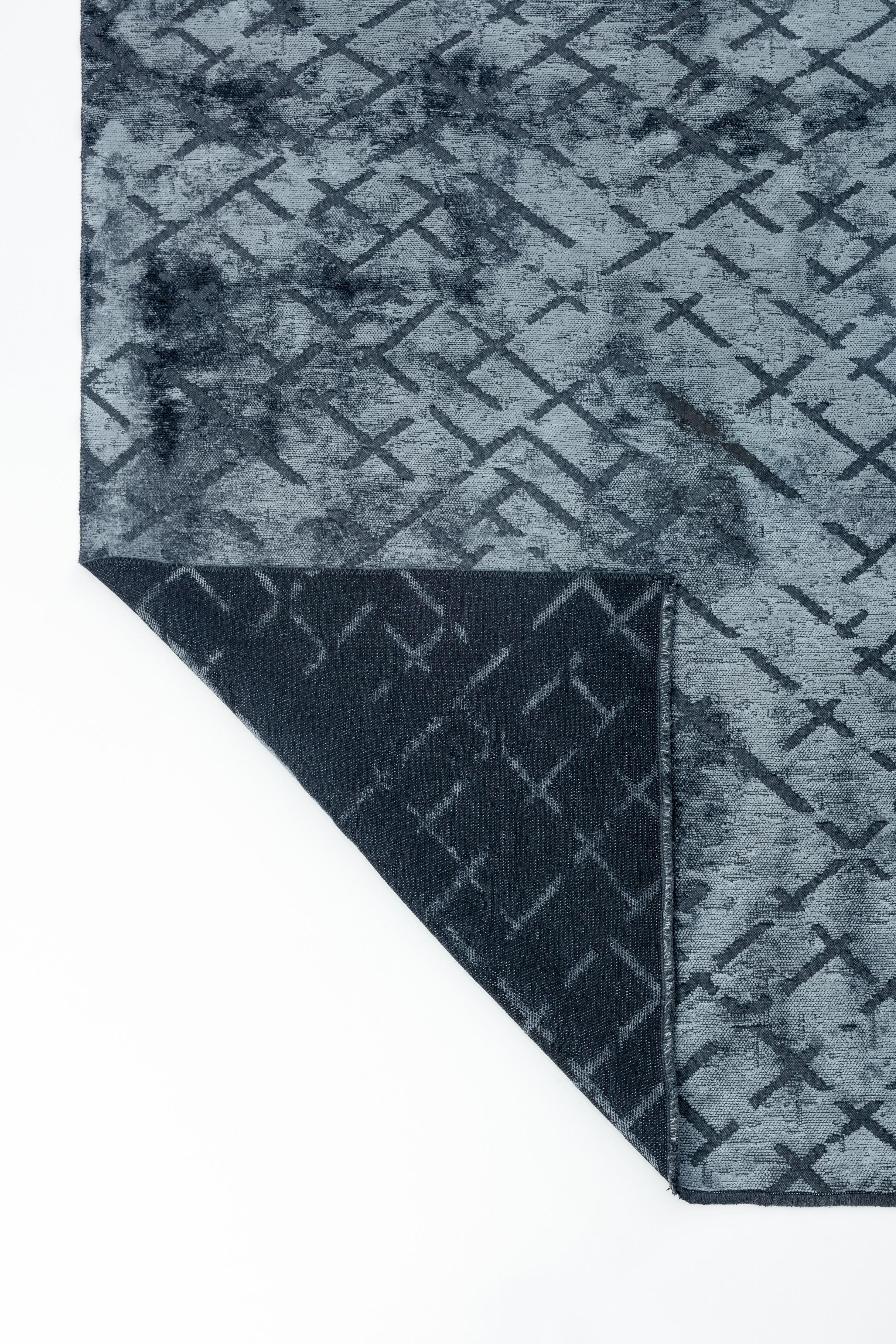 For Sale:  (Blue) Modern Abstract Luxury Hand-Finished Area Rug 3