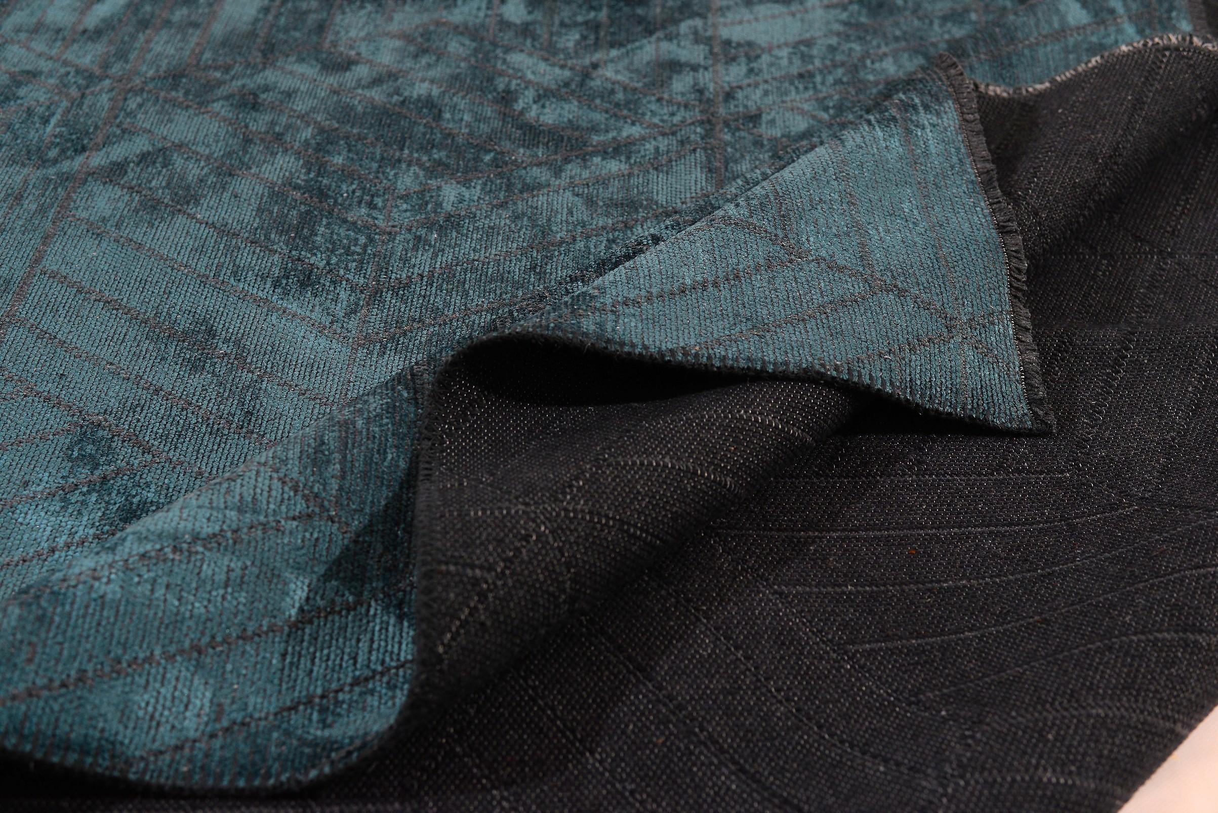 For Sale:  (Blue) Contemporary Geometric Luxury Area Rug 2