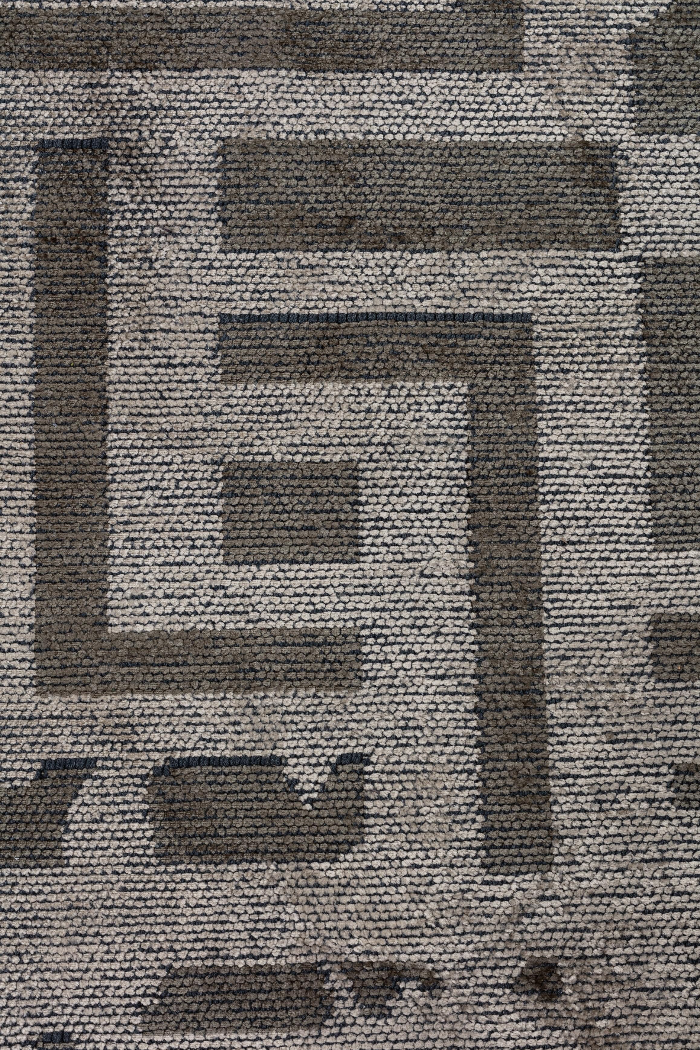 For Sale:  (Gray) Contemporary Geometric Luxury Hand-Finished Area Rug 4