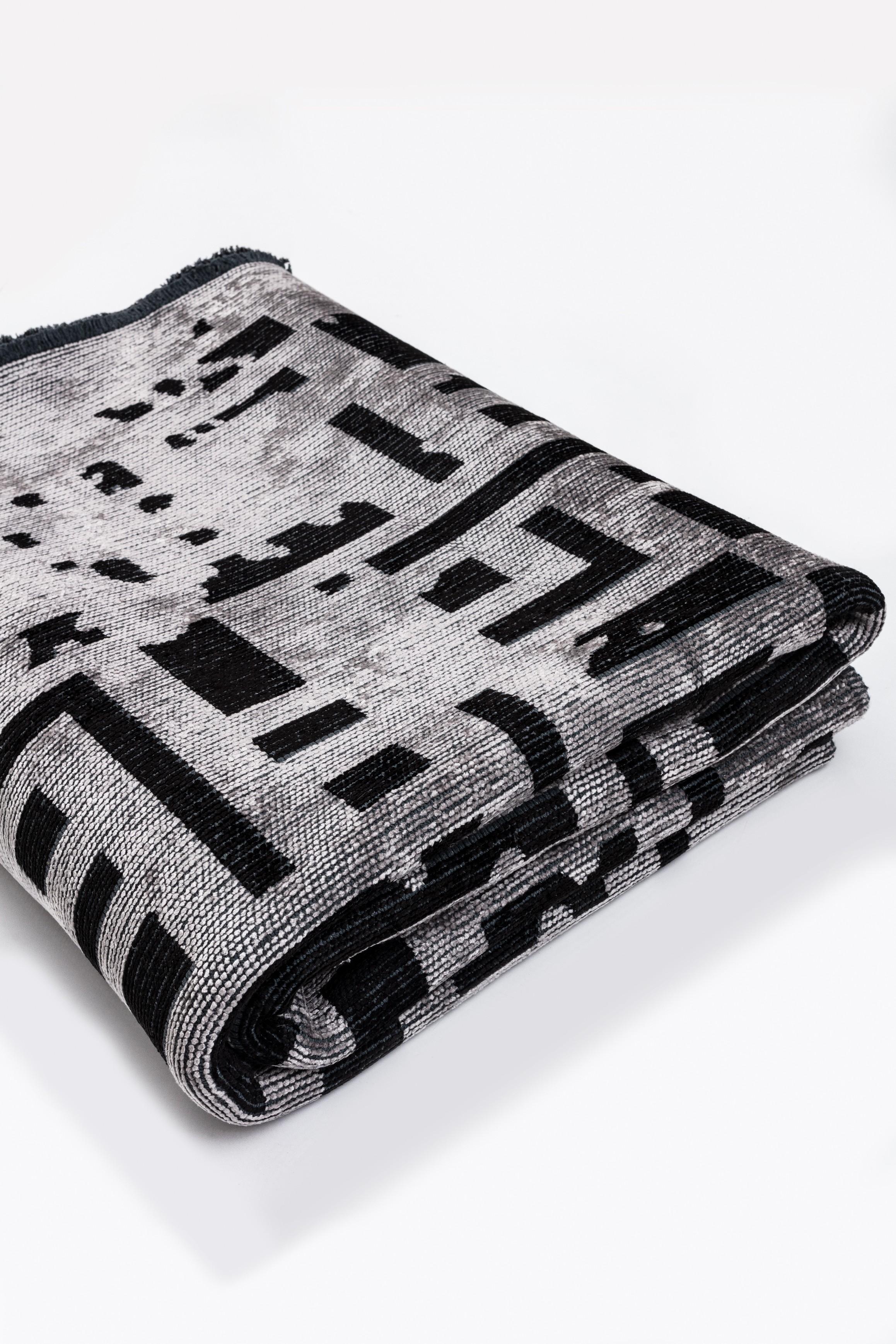 For Sale:  (Gray) Contemporary Geometric Luxury Hand-Finished Area Rug 4