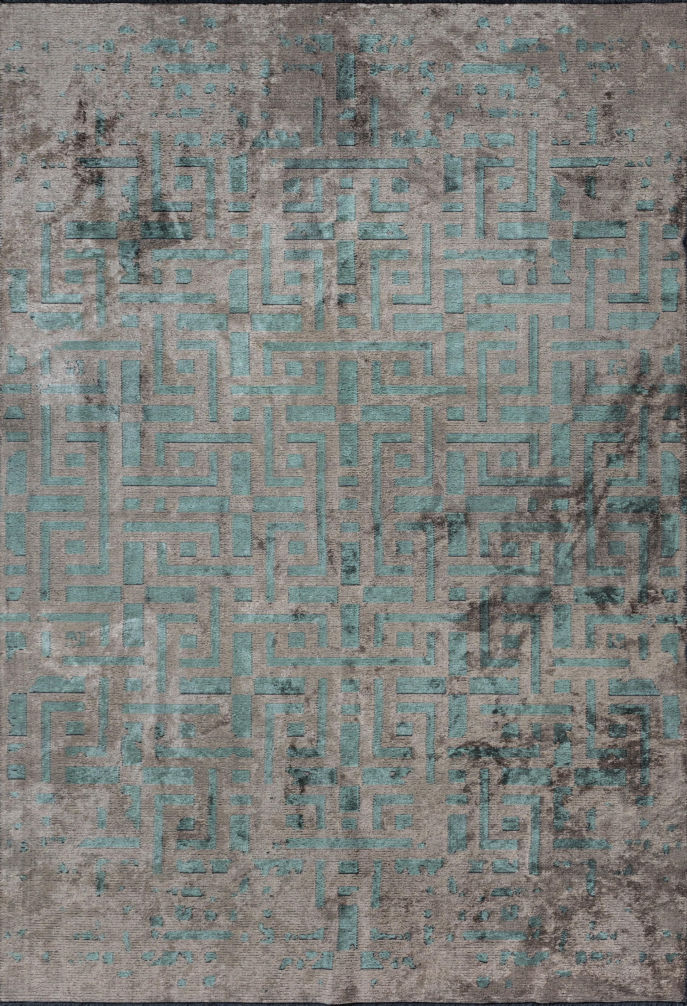 For Sale:  (Gray) Modern Geometric Luxury Hand-Finished Area Rug