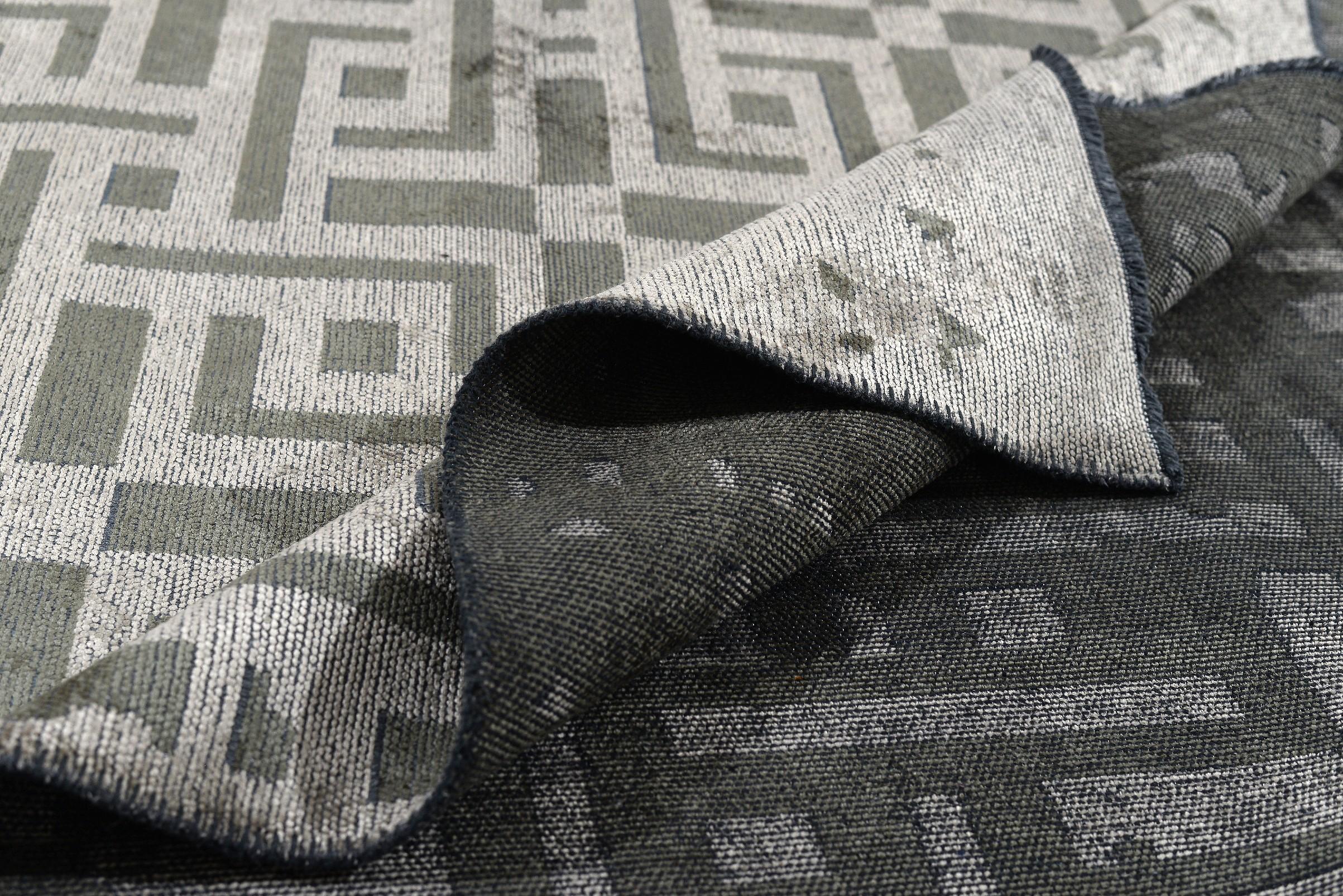 For Sale:  (Brown) Contemporary Geometric Luxury Hand-Finished Area Rug 2