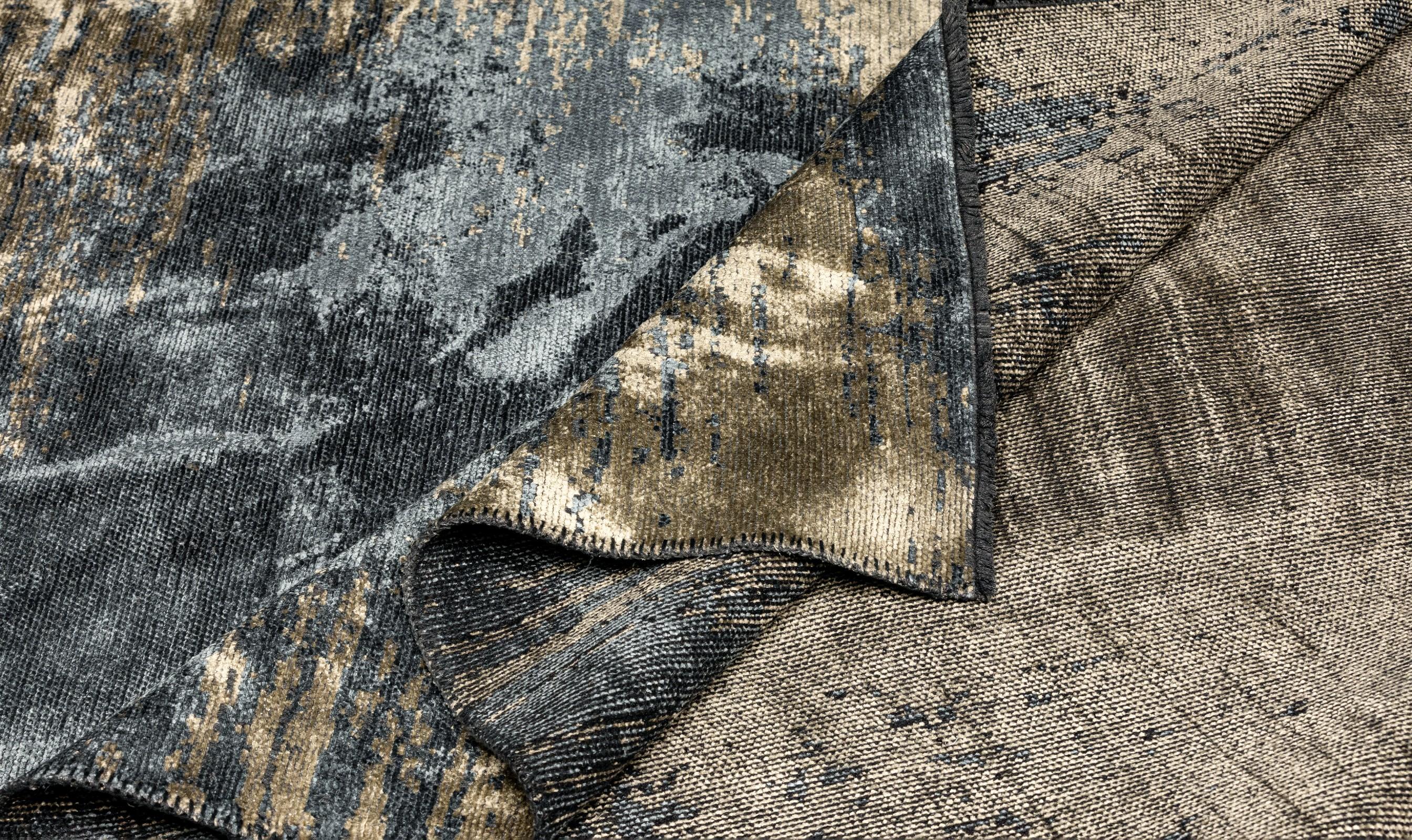 For Sale:  (Blue) Modern No Pattern Solid Color Luxury Area Rug 2
