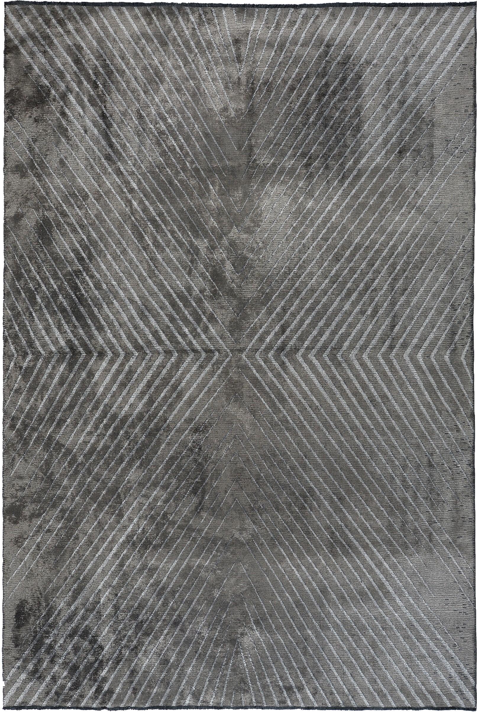 For Sale:  (Gray) Modern Chevron Luxury Area Rug