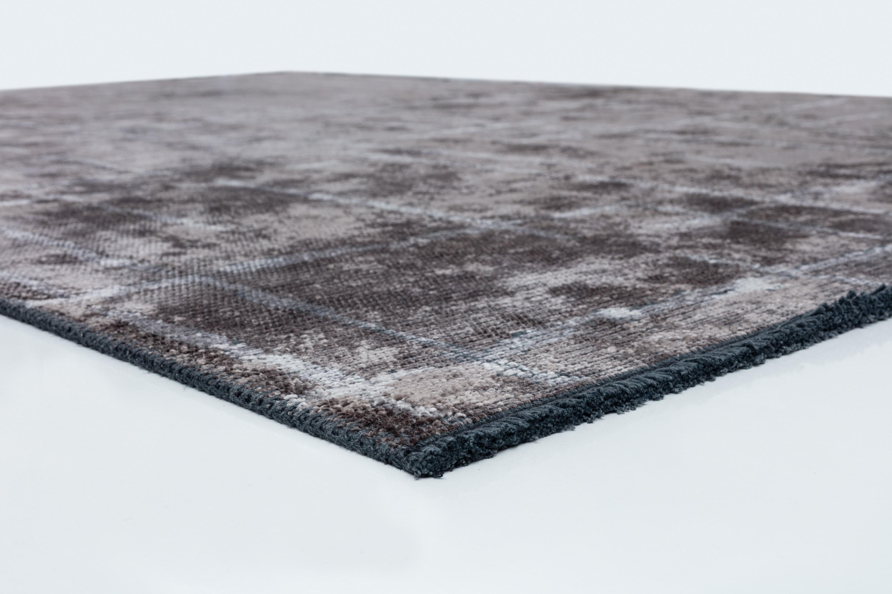 For Sale:  (Gray) Contemporary Geometric Luxury Area Rug 4