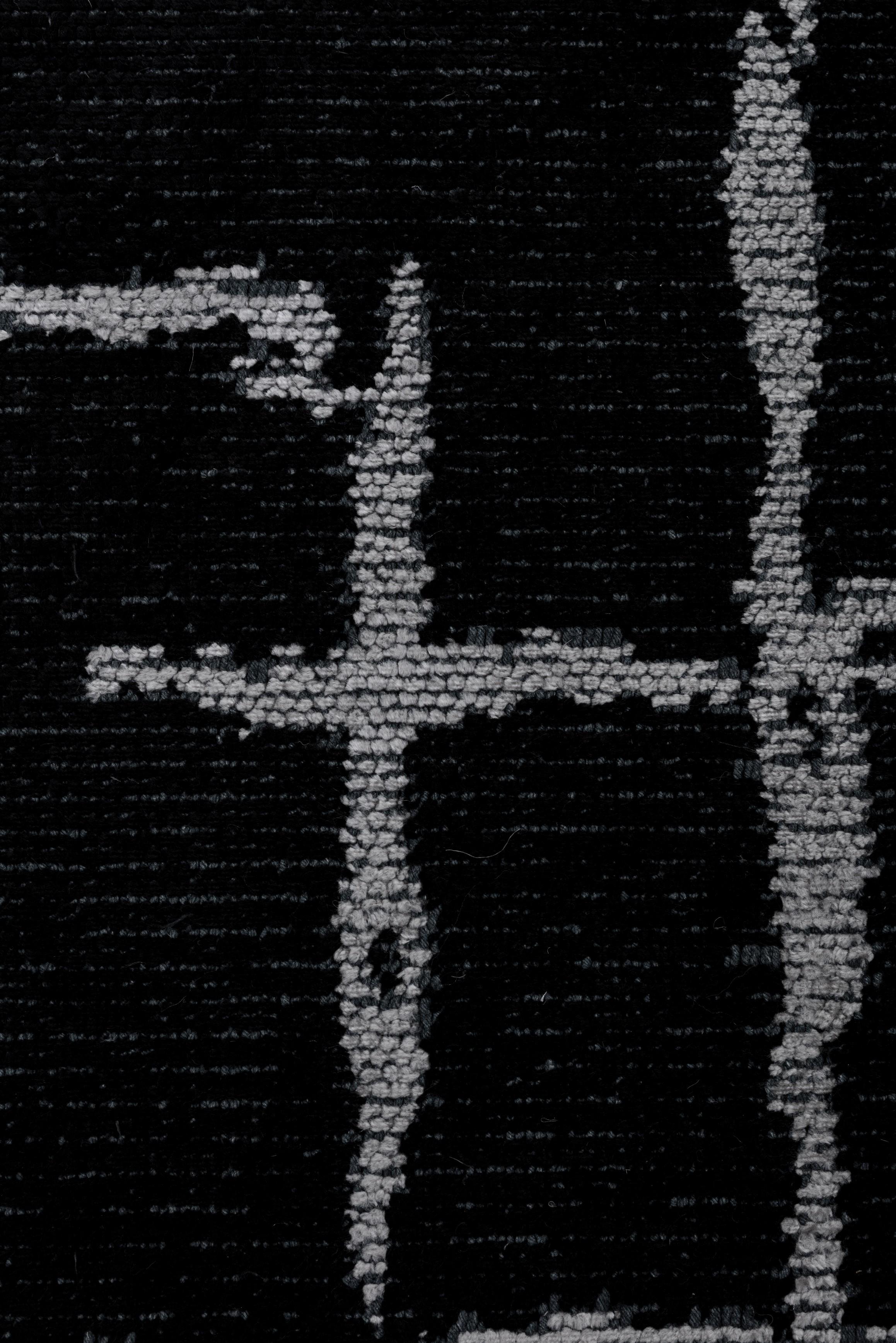 For Sale:  (Black) Contemporary Geometric Luxury Area Rug 5