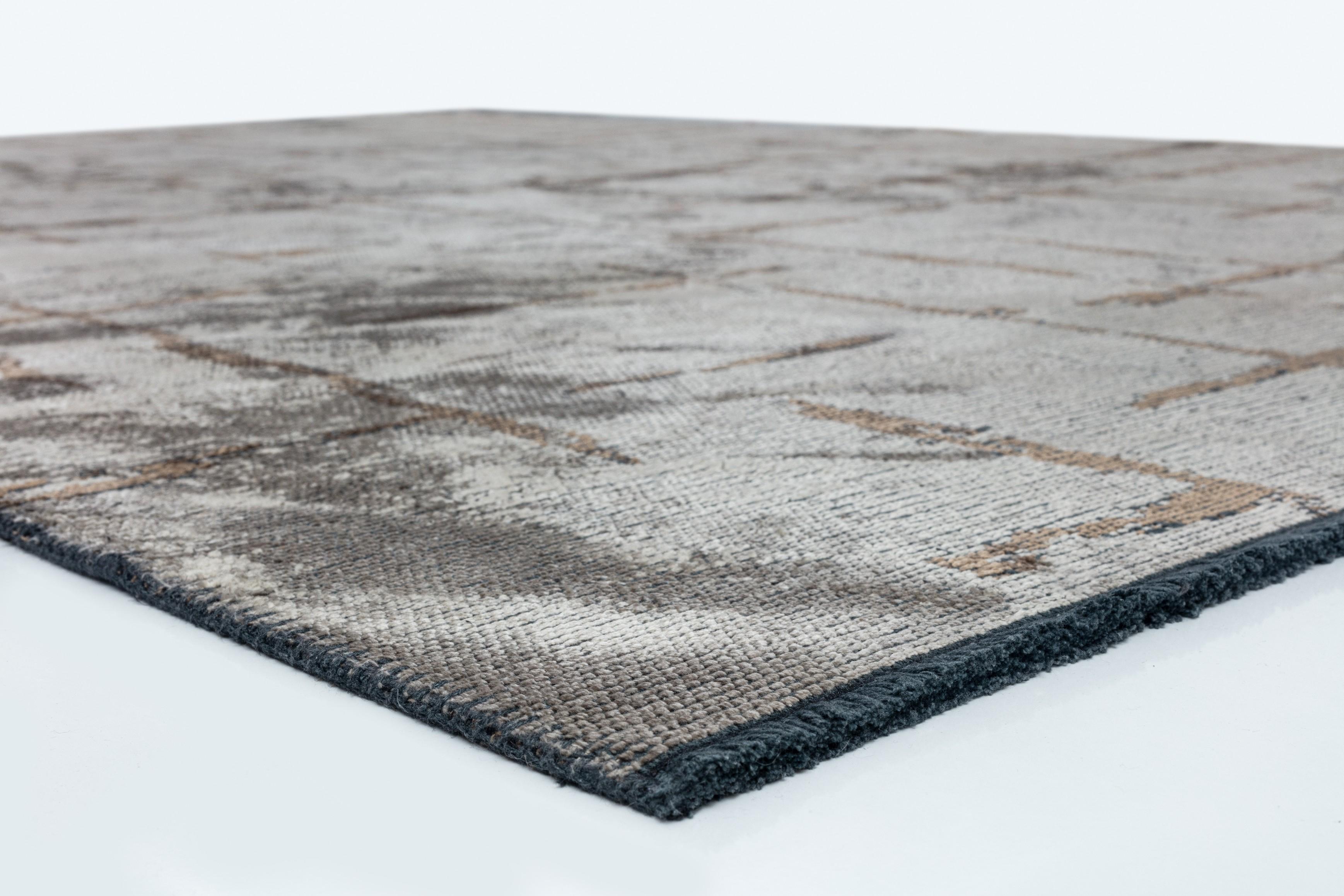 For Sale:  (Gray) Contemporary Geometric Luxury Area Rug 4