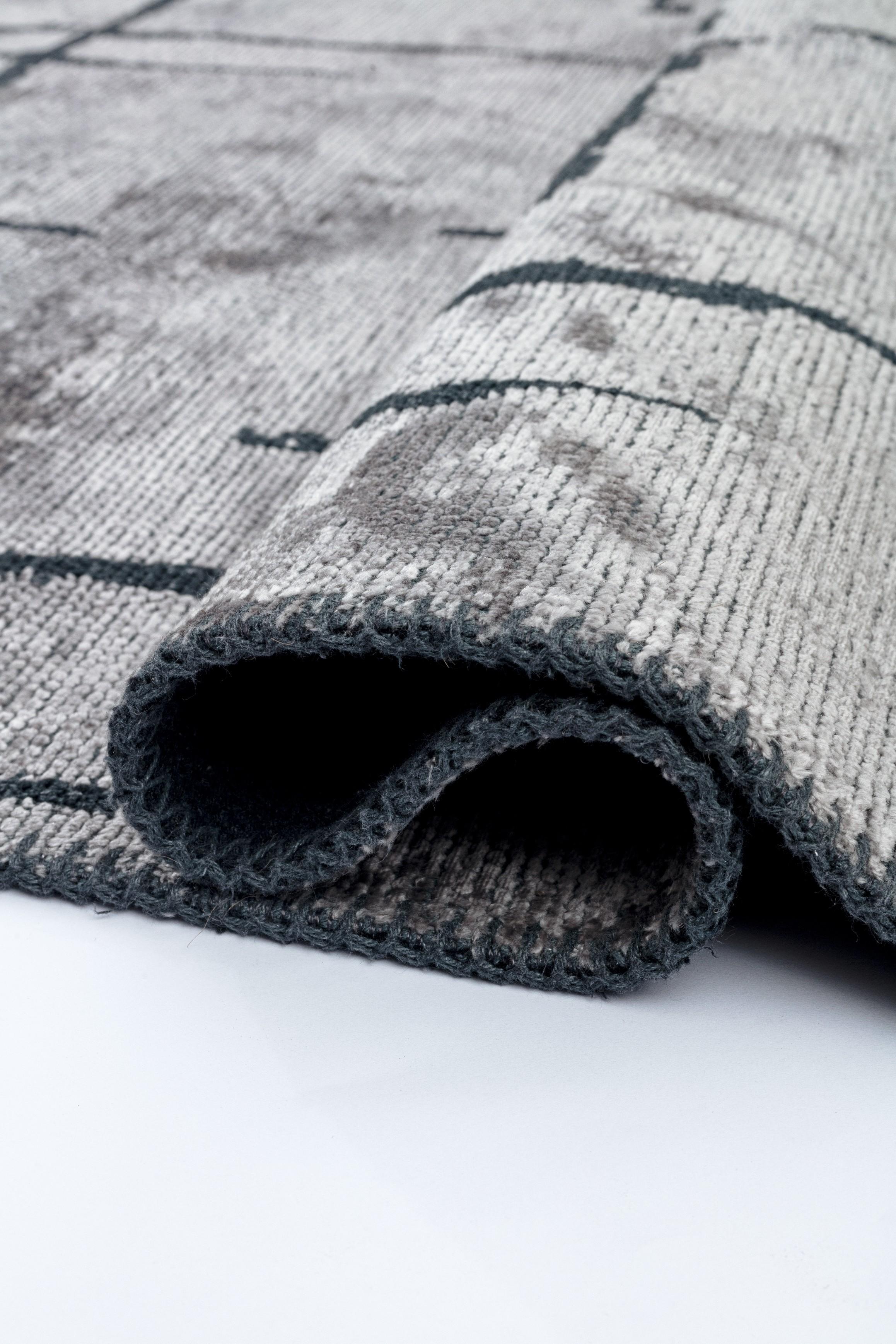 For Sale:  (Gray) Contemporary Geometric Luxury Area Rug 2