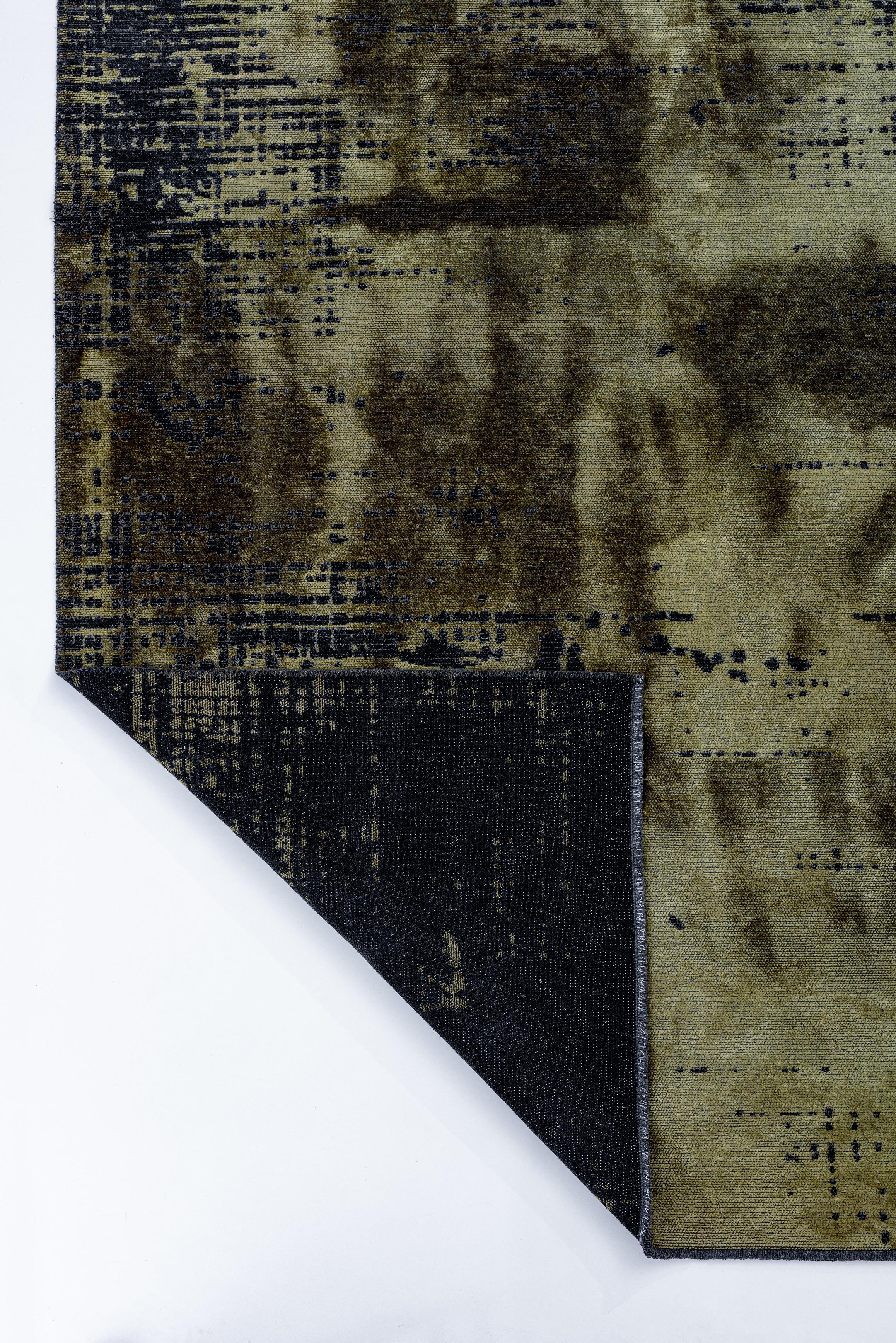 For Sale:  (Green) Modern Camouflage Luxury Area Rug 3