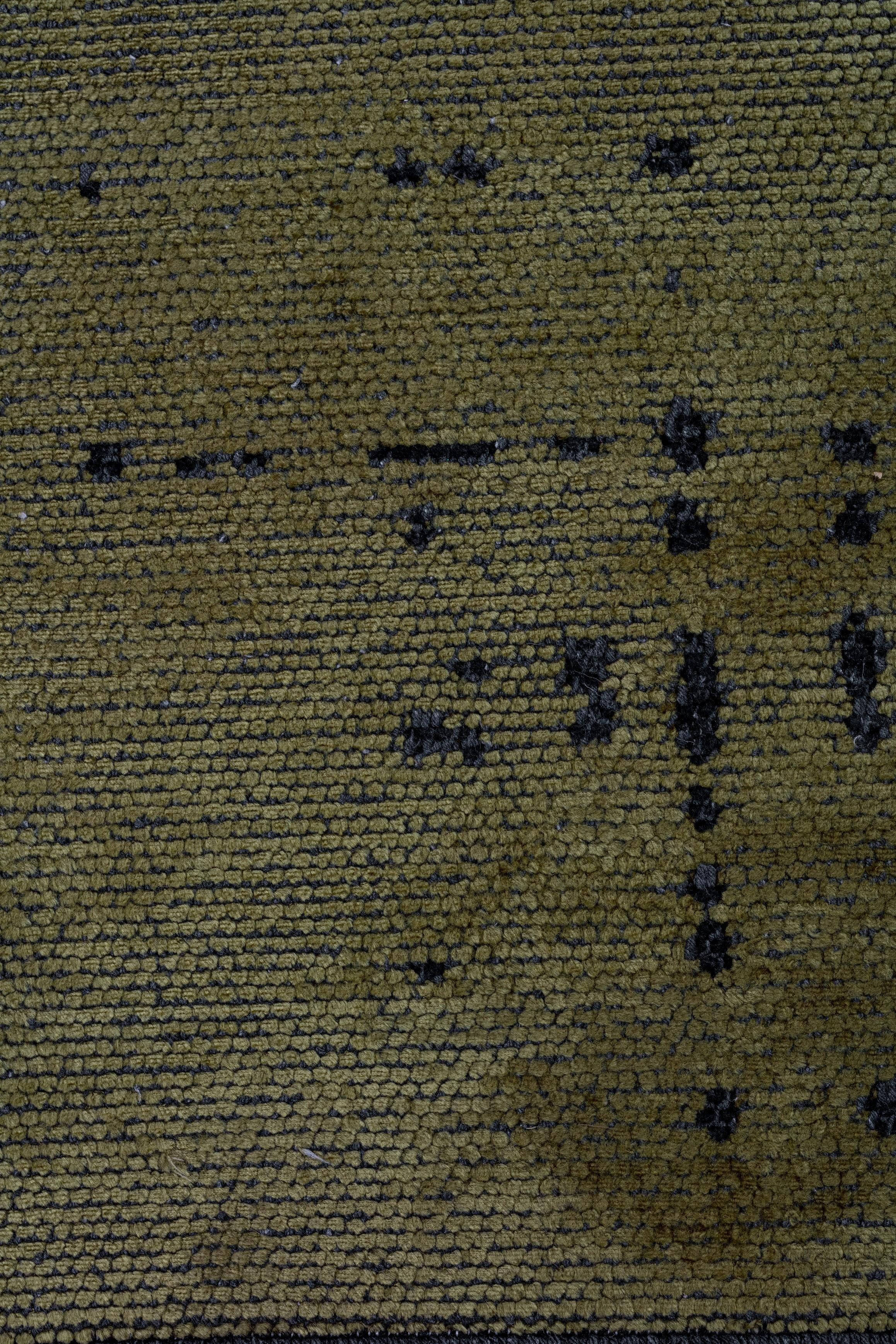 For Sale:  (Green) Modern Camouflage Luxury Area Rug 5