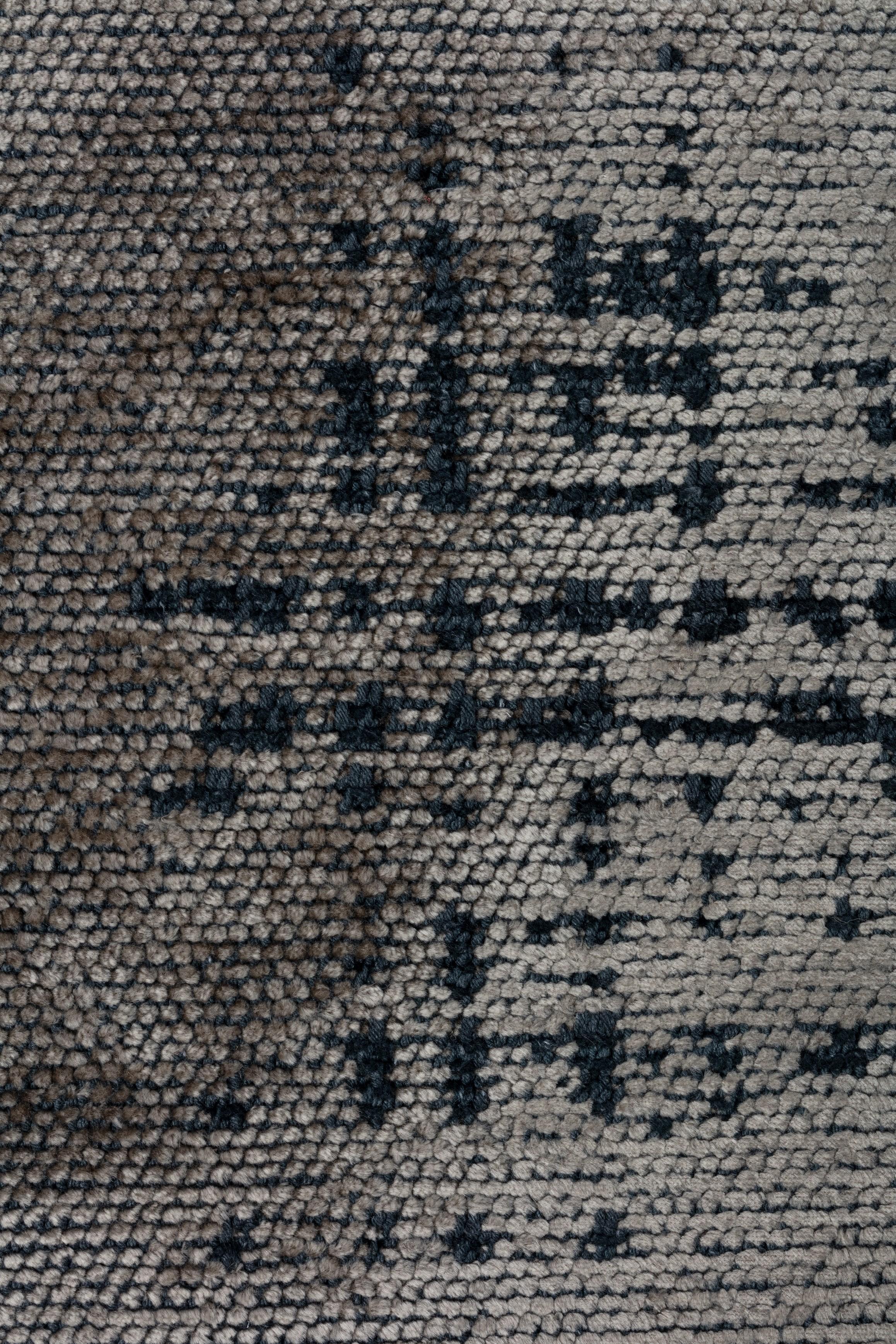For Sale:  (Beige) Modern Camouflage Luxury Area Rug 5