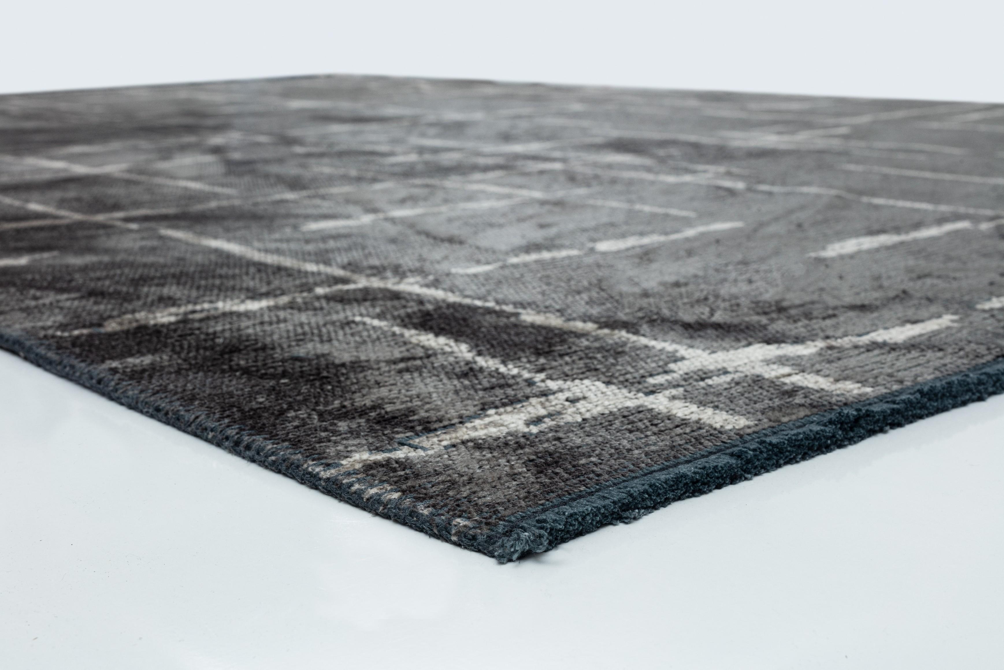 For Sale:  (Gray) Contemporary Geometric Luxury Area Rug 4