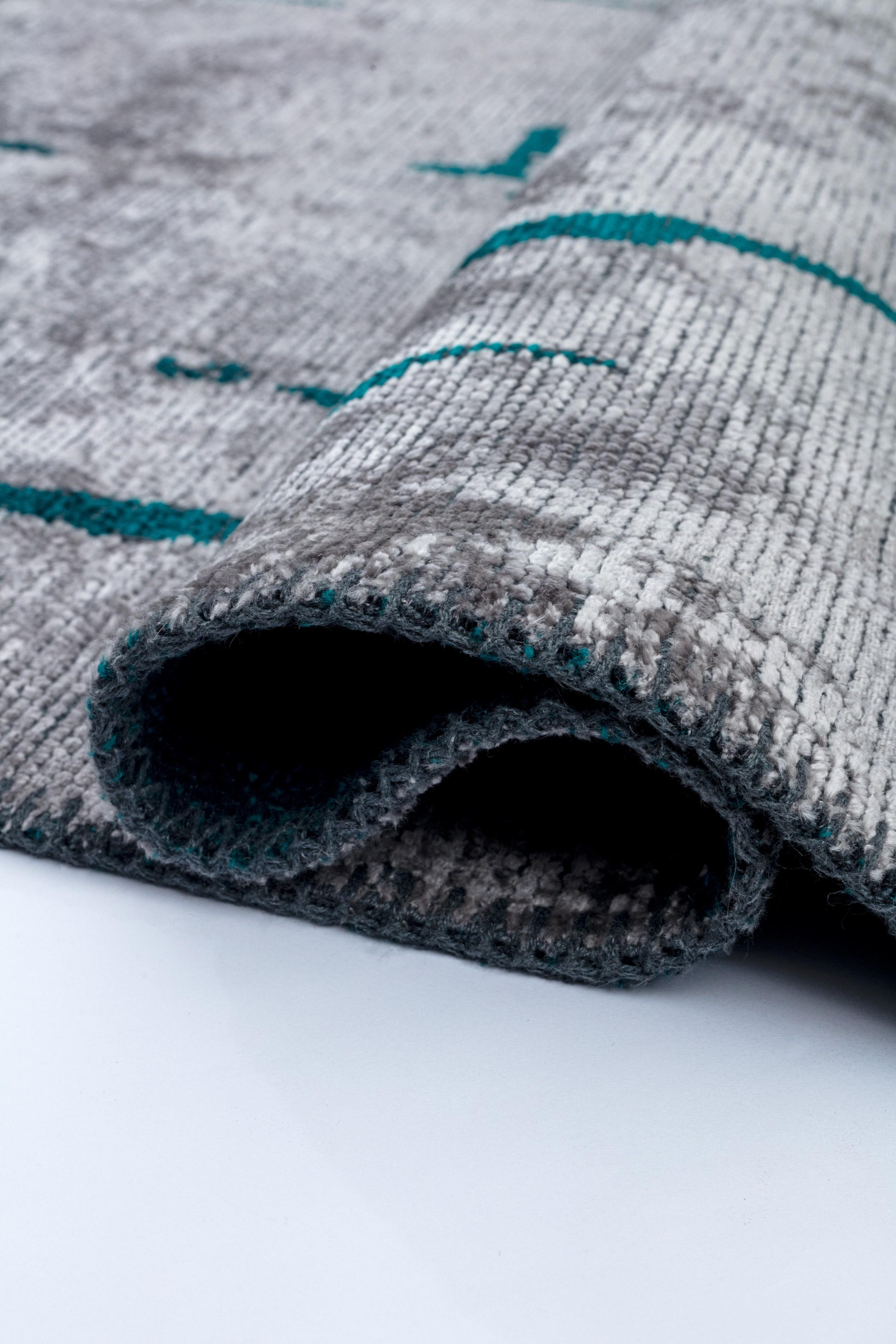 For Sale:  (Gray) Contemporary Geometric Luxury Area Rug 2