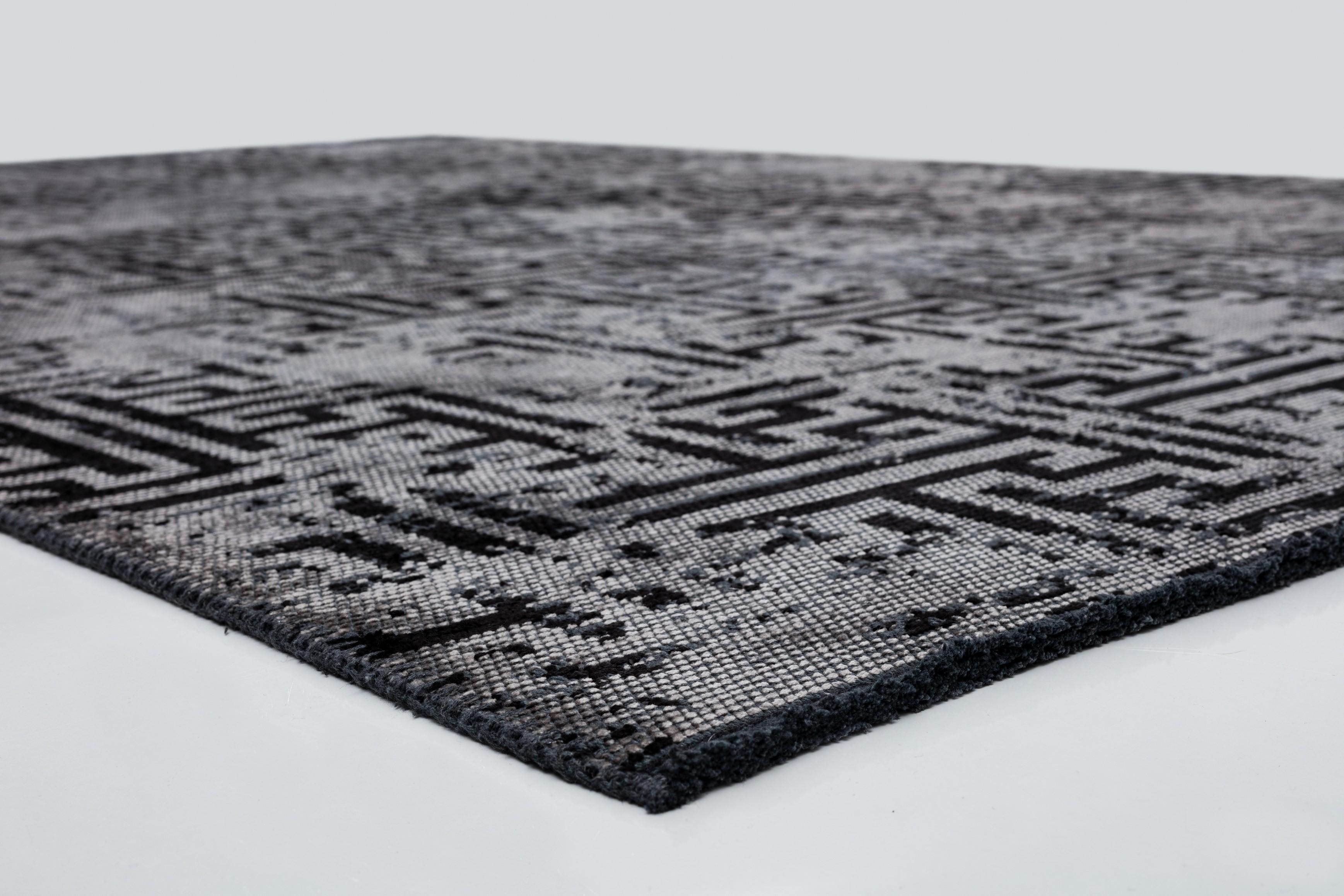 For Sale:  (Gray) Modern Camouflage Luxury Hand-Finished Area Rug 4