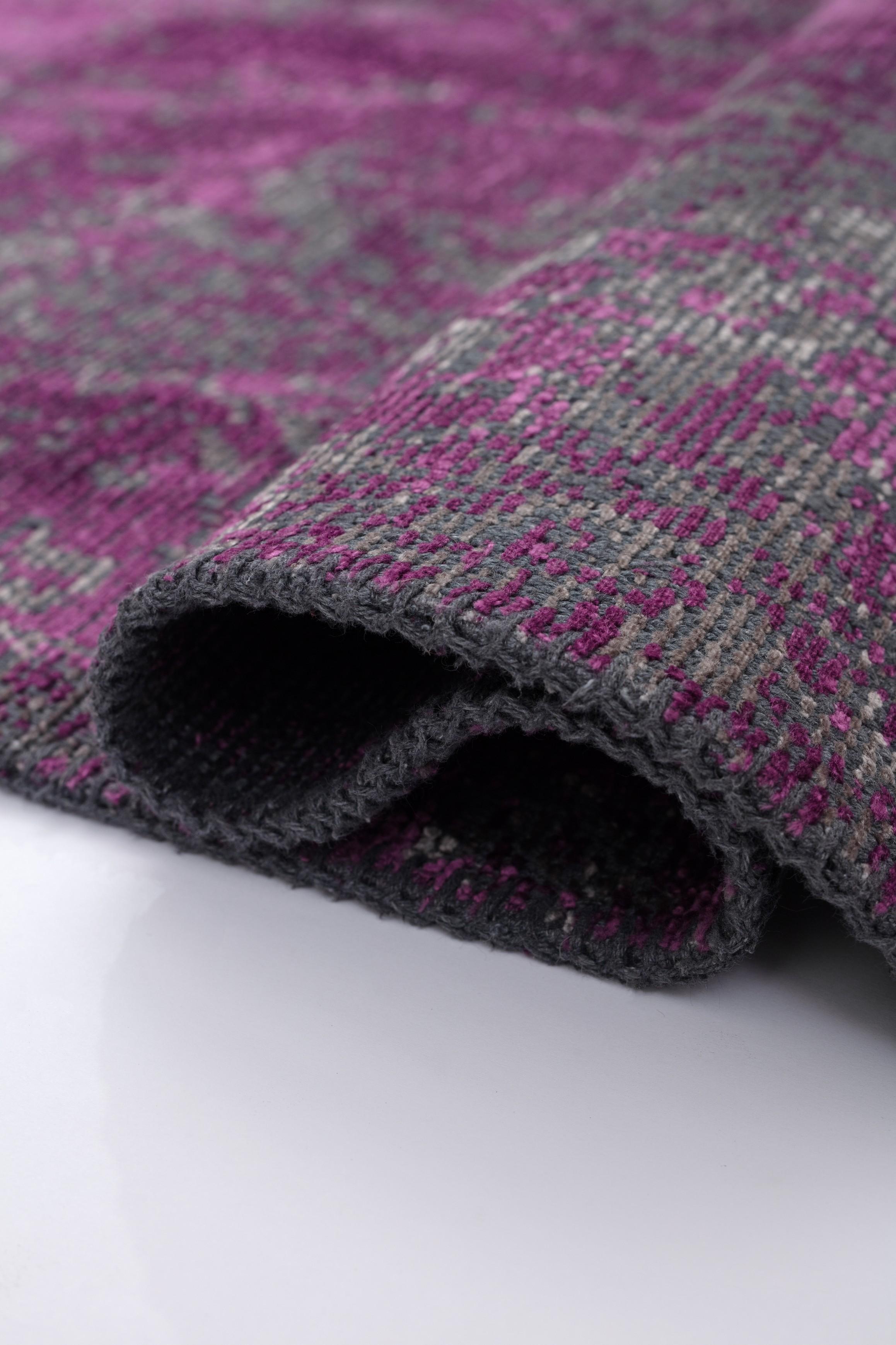 En vente :  (Violet) Tapis traditionnel oriental de luxe 2