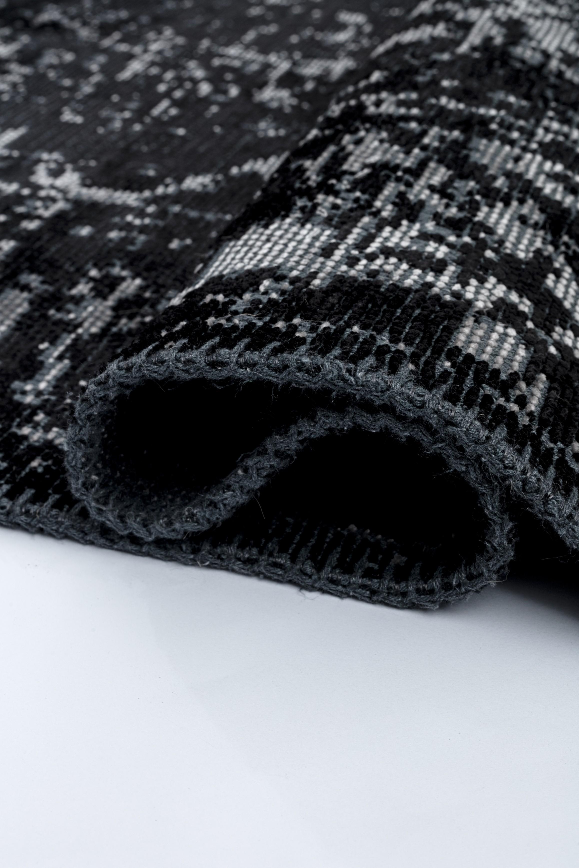 En vente :  (Noir) Tapis traditionnel oriental de luxe 2