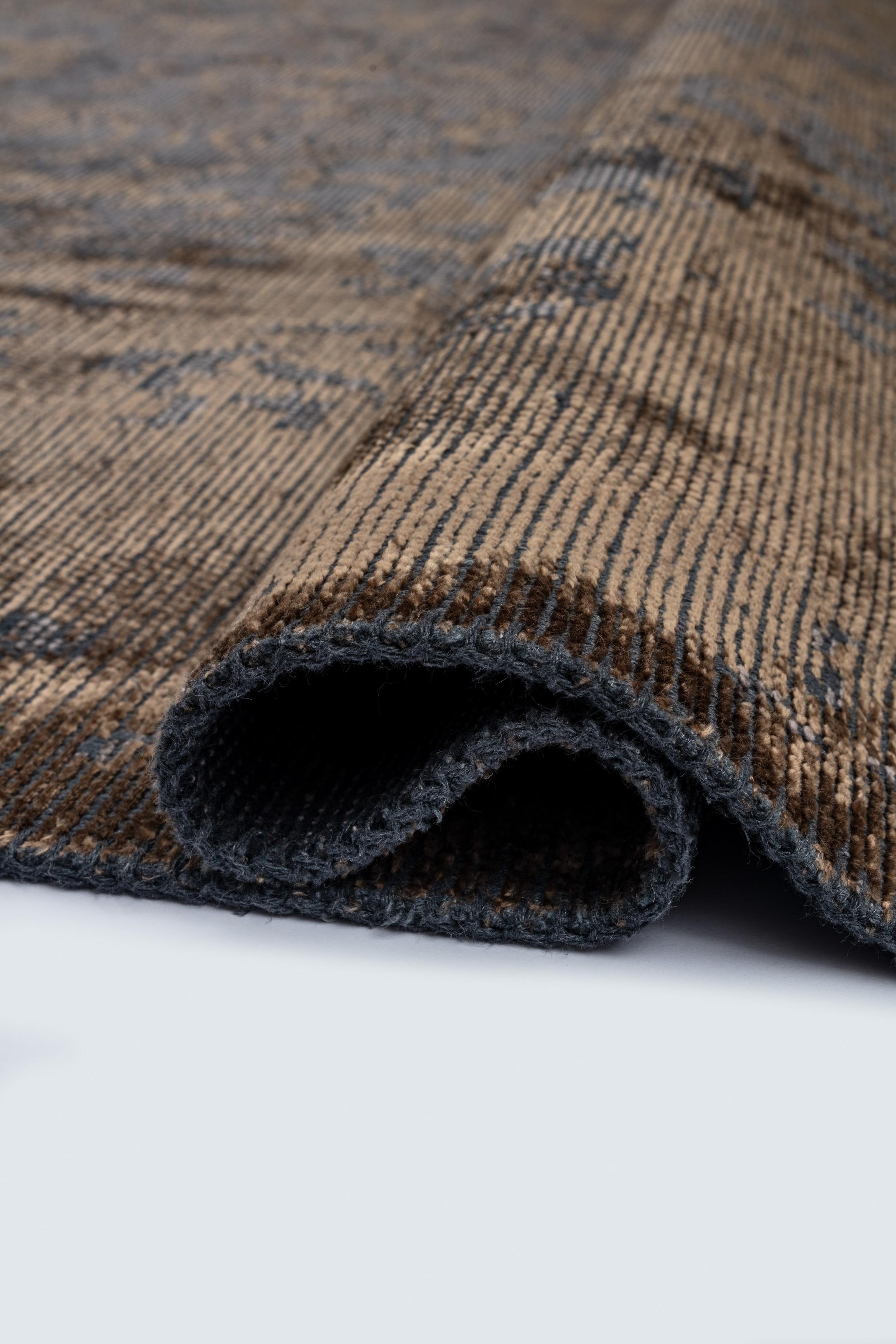 For Sale:  (Brown) Contemporary Damask Luxury Hand-Finished Area Rug 2
