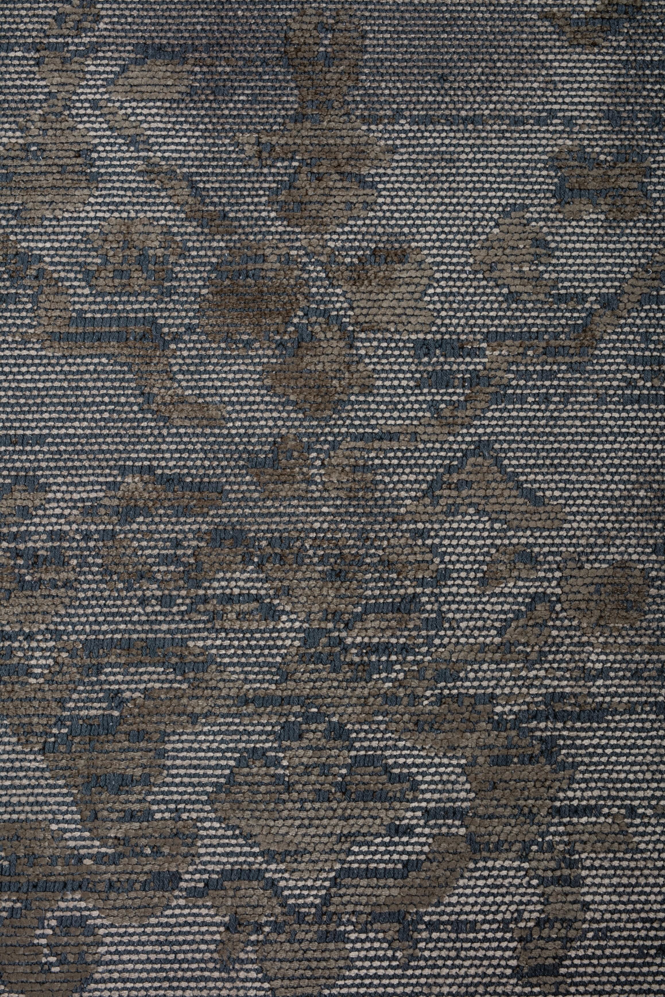 For Sale:  (Gray) Traditional Oriental Luxury Hand-Finished Area Rug 5
