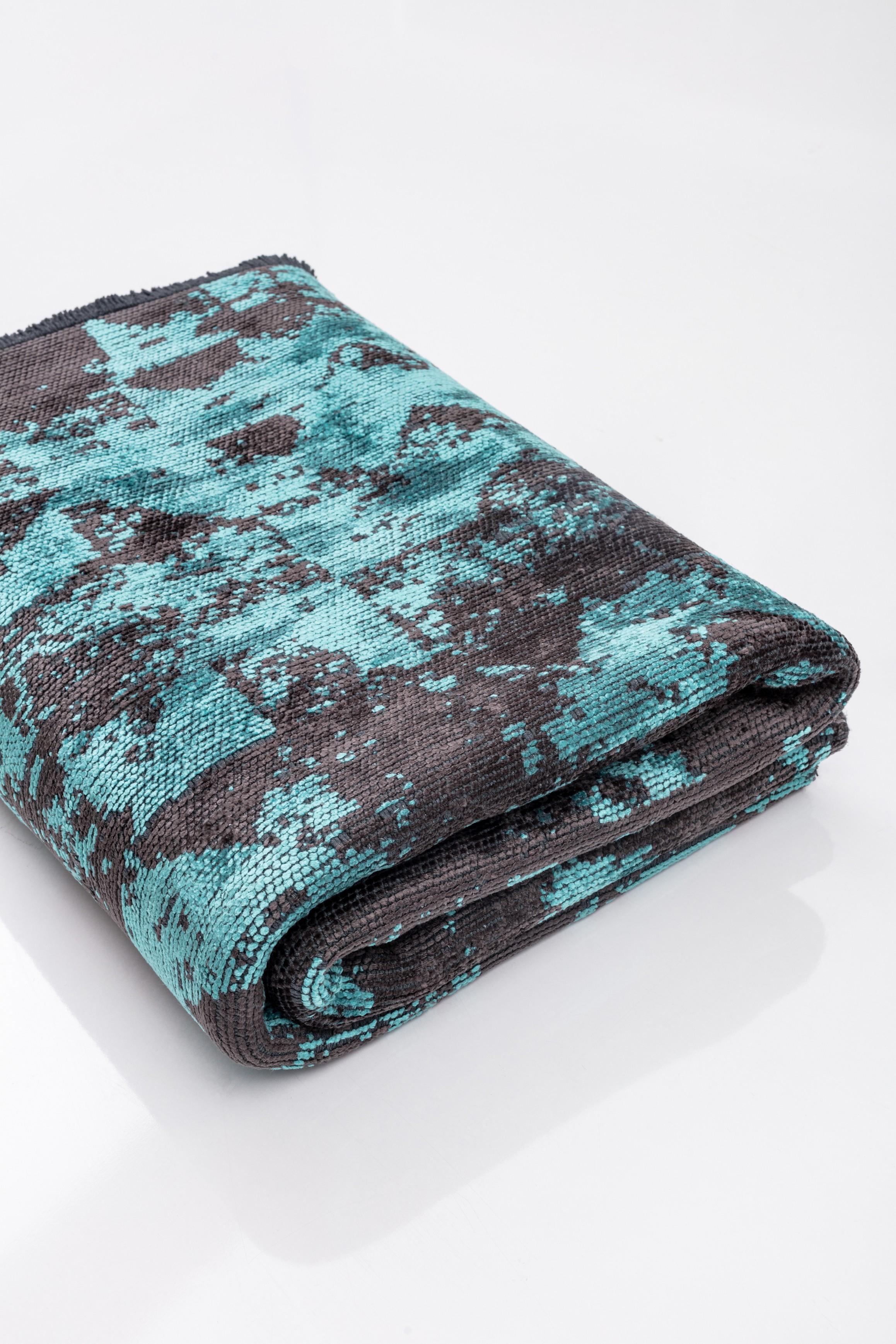 For Sale:  (Green) Modern Camouflage Luxury Hand-Finished Area Rug 4