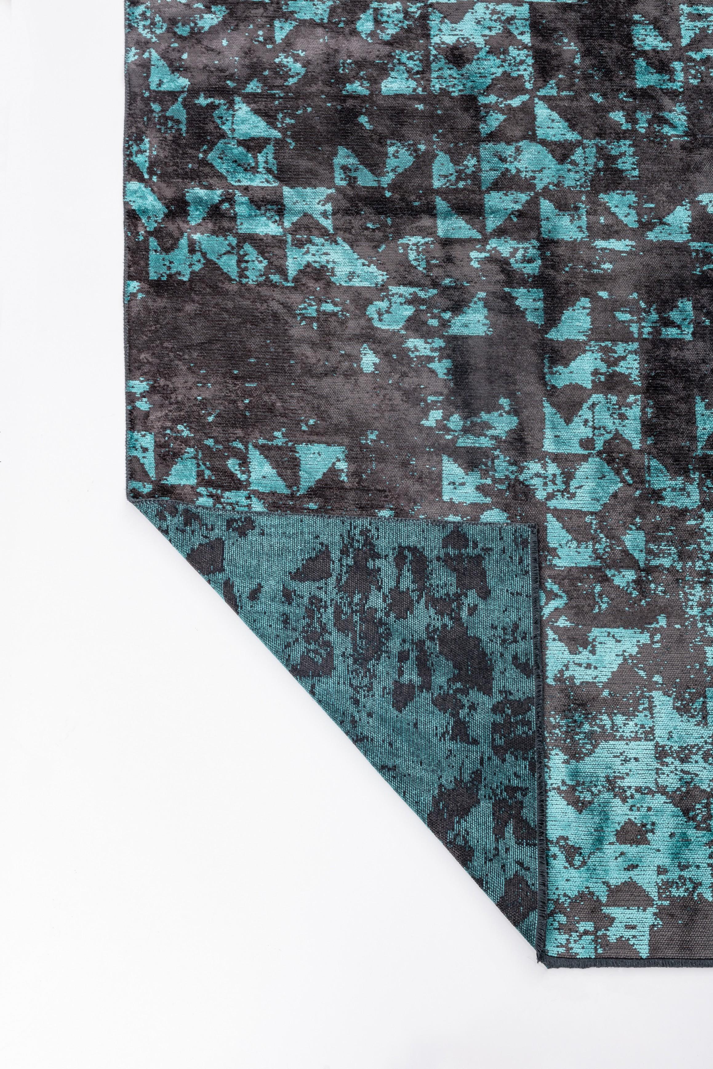 For Sale:  (Green) Modern Camouflage Luxury Hand-Finished Area Rug 3