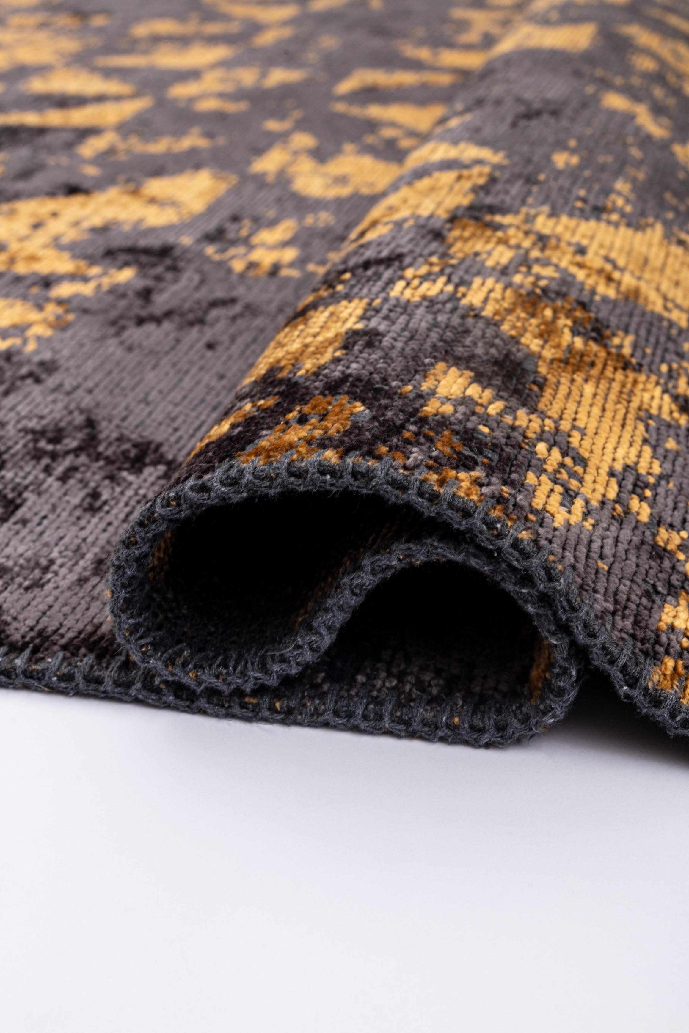 For Sale:  (Orange) Modern Camouflage Luxury Hand-Finished Area Rug 2