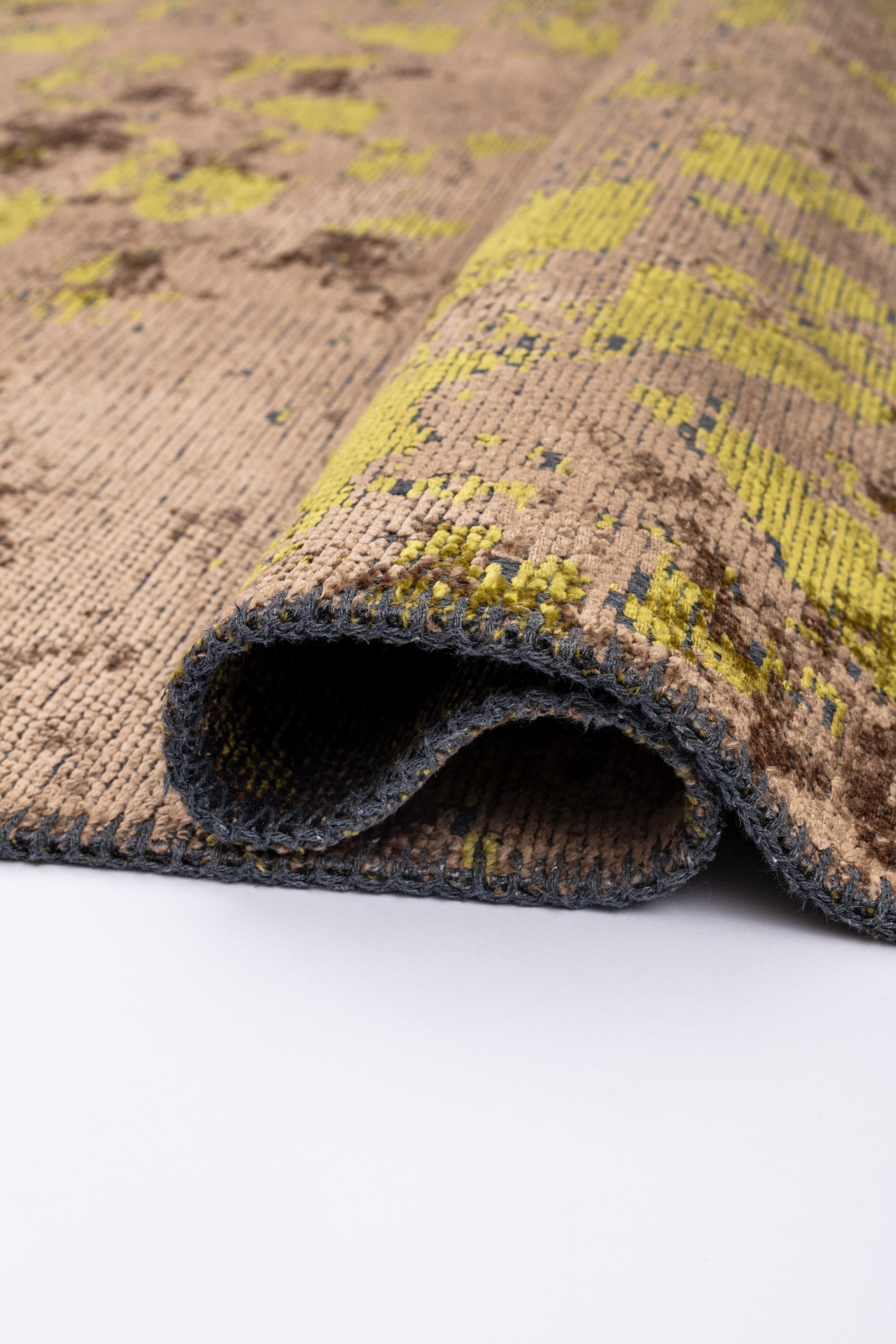For Sale:  (Brown) Modern Camouflage Luxury Hand-Finished Area Rug 2