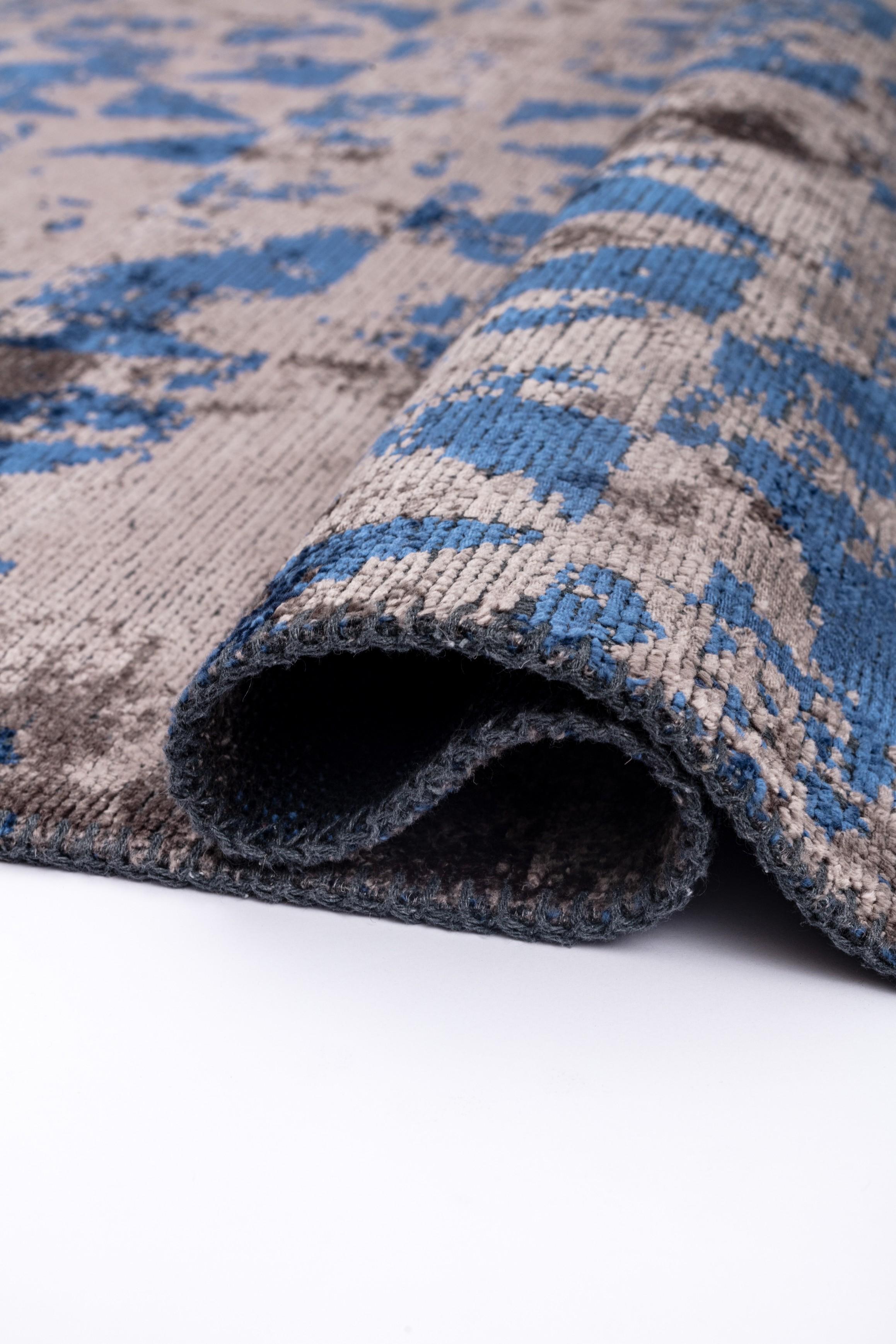 For Sale:  (Blue) Modern Camouflage Luxury Hand-Finished Area Rug 2