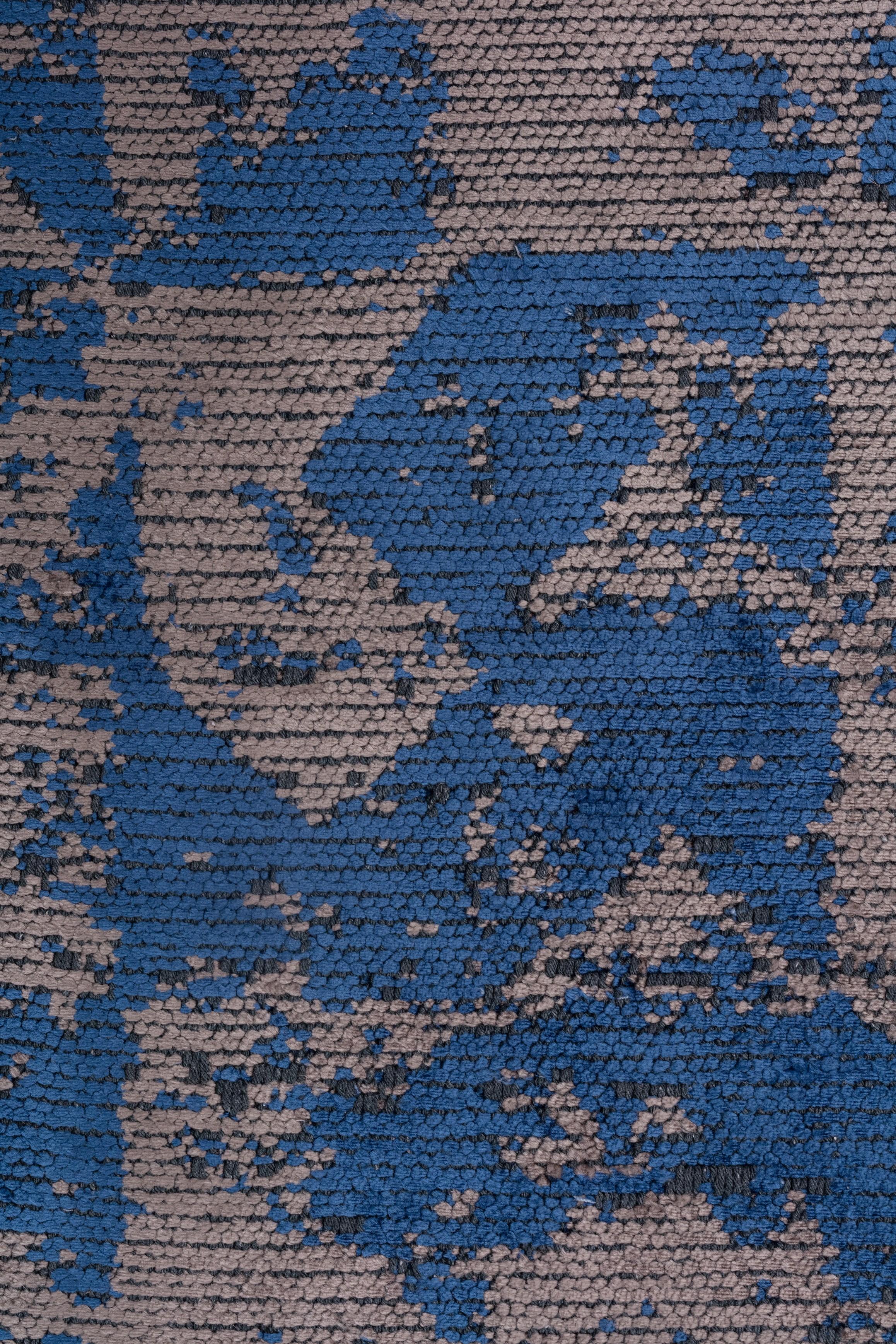 For Sale:  (Blue) Modern Camouflage Luxury Hand-Finished Area Rug 5