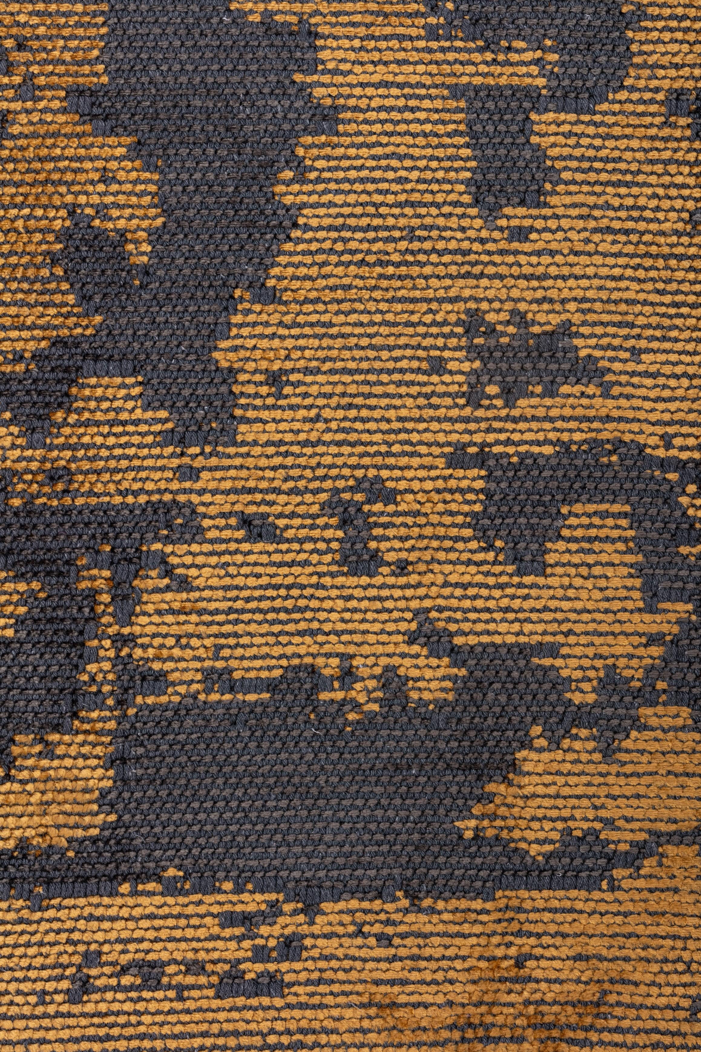 For Sale:  (Orange) Traditional Oriental Luxury Hand-Finished Area Rug 5